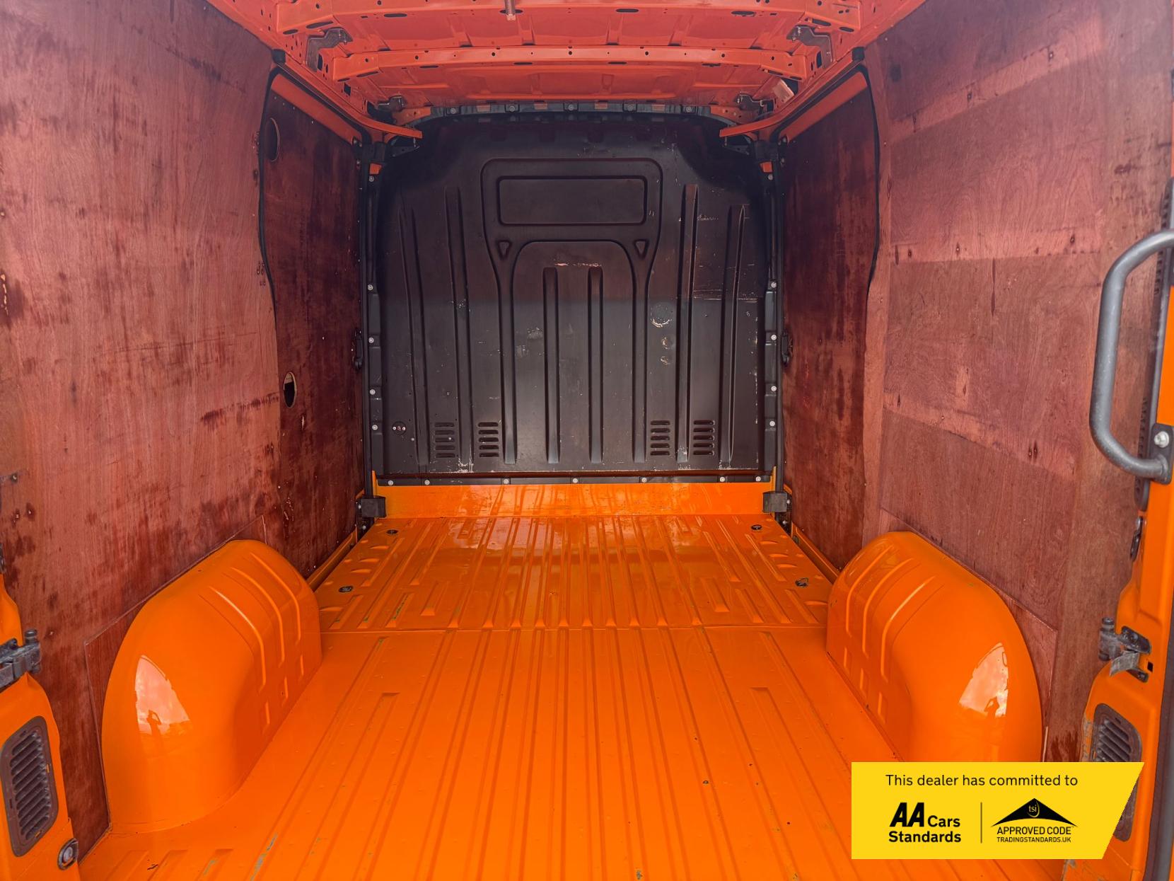 Nissan NV400 2.3 dCi 33 Tekna Panel Van 5dr Diesel Manual FWD L1 H1 Euro 6 (135 ps)