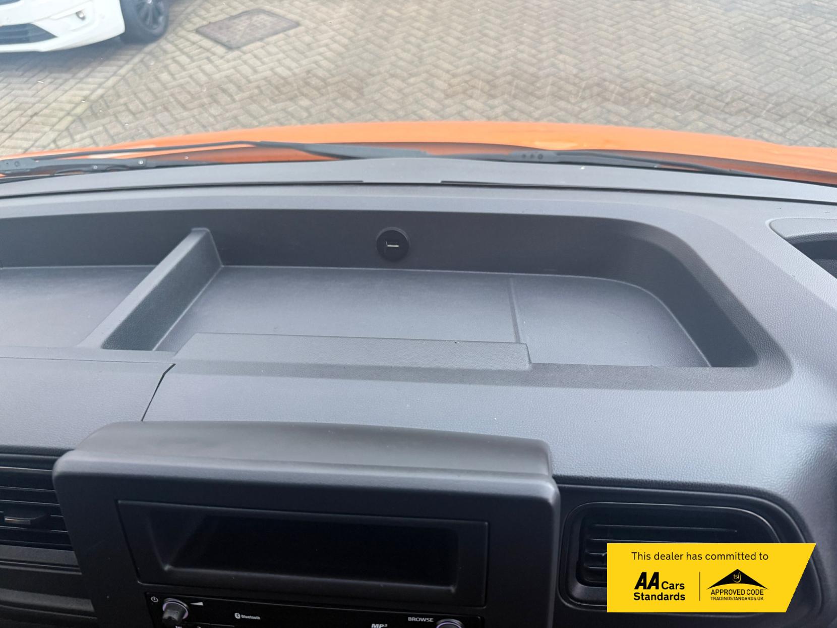 Nissan NV400 2.3 dCi 33 Tekna Panel Van 5dr Diesel Manual FWD L1 H1 Euro 6 (135 ps)