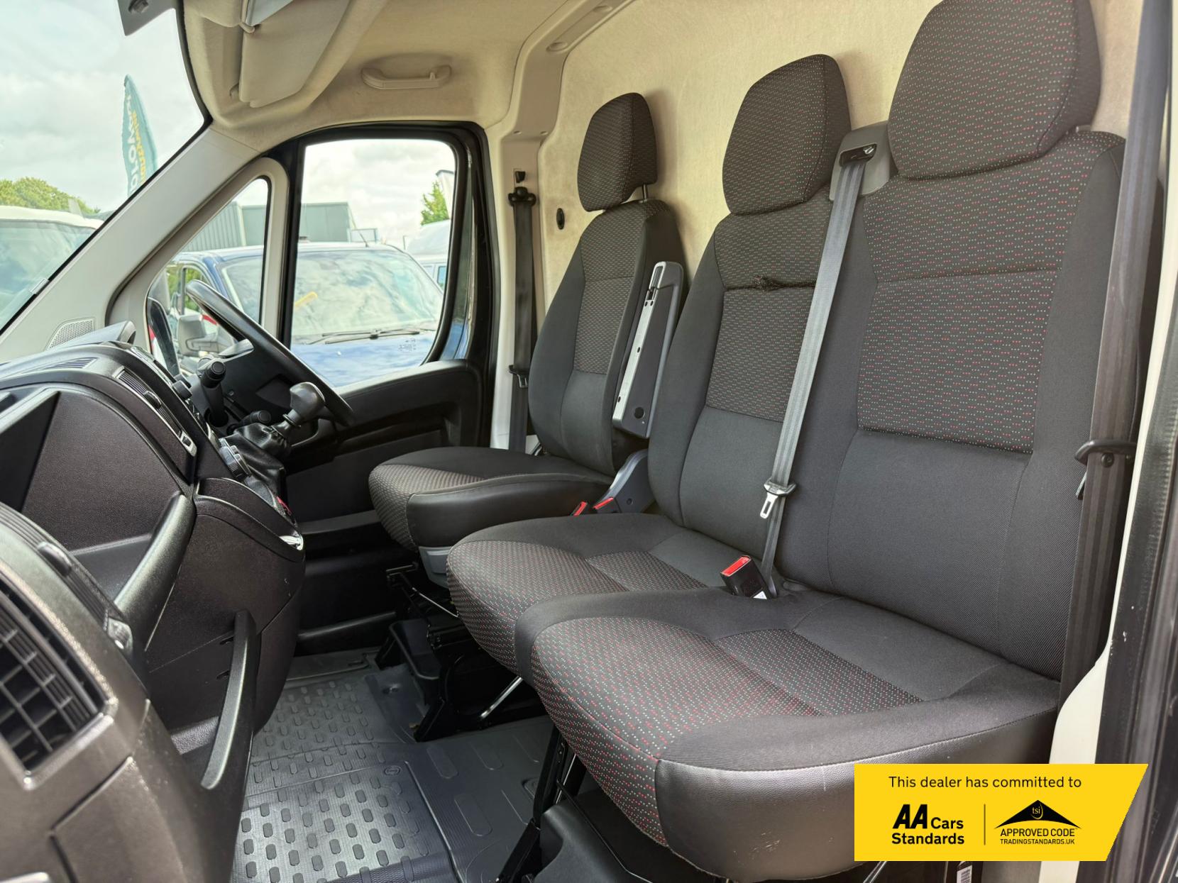 2020 Citroen Relay 2.2 BlueHDi 35 Enterprise Panel Van 5dr Diesel Manual L3 High Roof Euro 6 (s/s) (140 ps) - Thumbnail 19