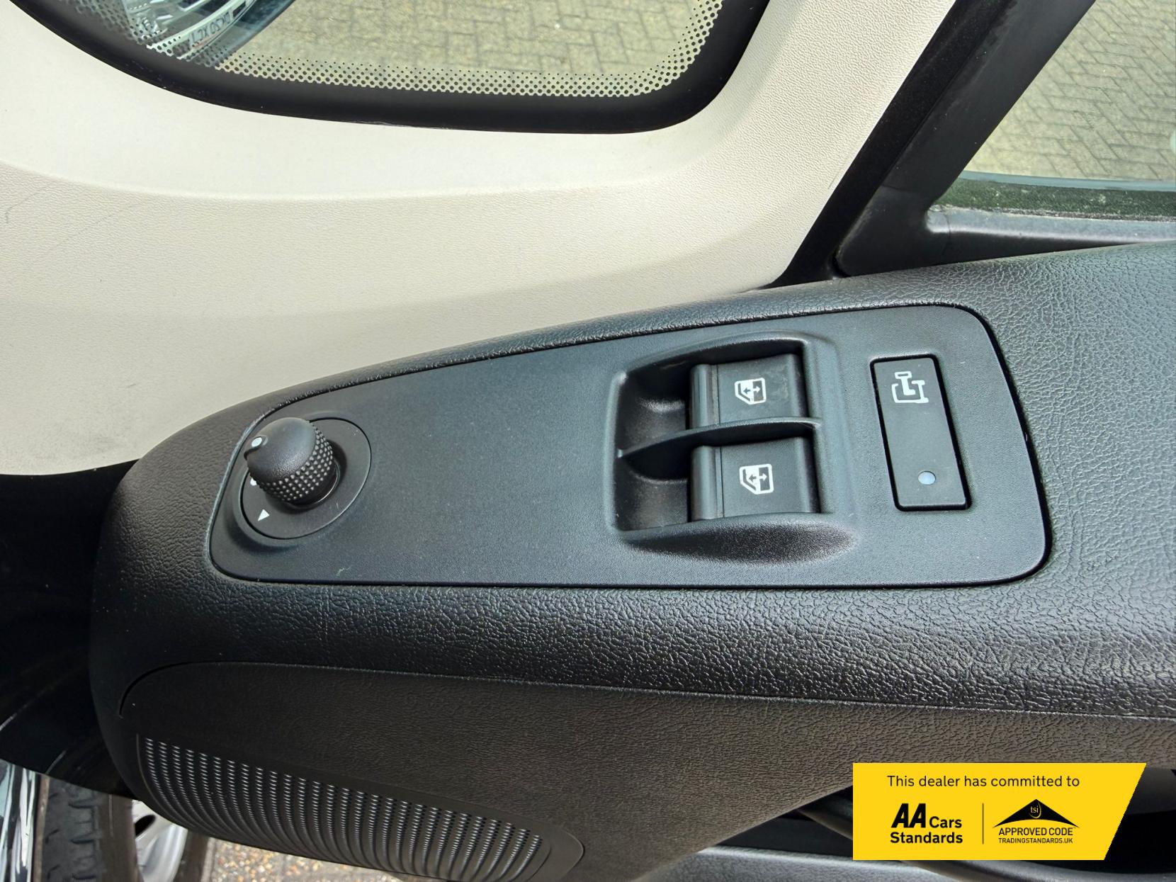2020 Citroen Relay 2.2 BlueHDi 35 Enterprise Panel Van 5dr Diesel Manual L3 High Roof Euro 6 (s/s) (140 ps) - Thumbnail 46