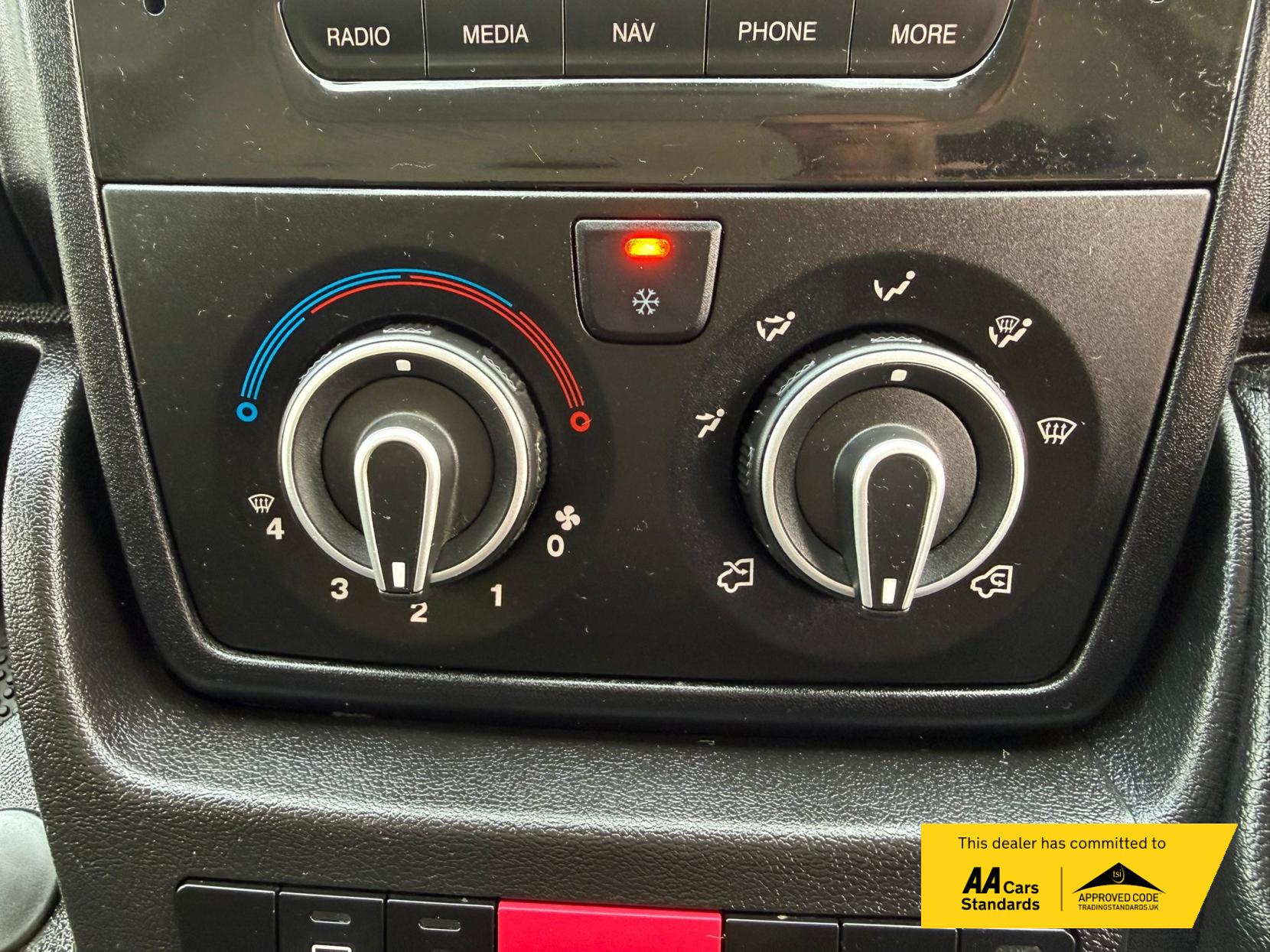 2020 Citroen Relay 2.2 BlueHDi 35 Enterprise Panel Van 5dr Diesel Manual L3 High Roof Euro 6 (s/s) (140 ps) - Thumbnail 30