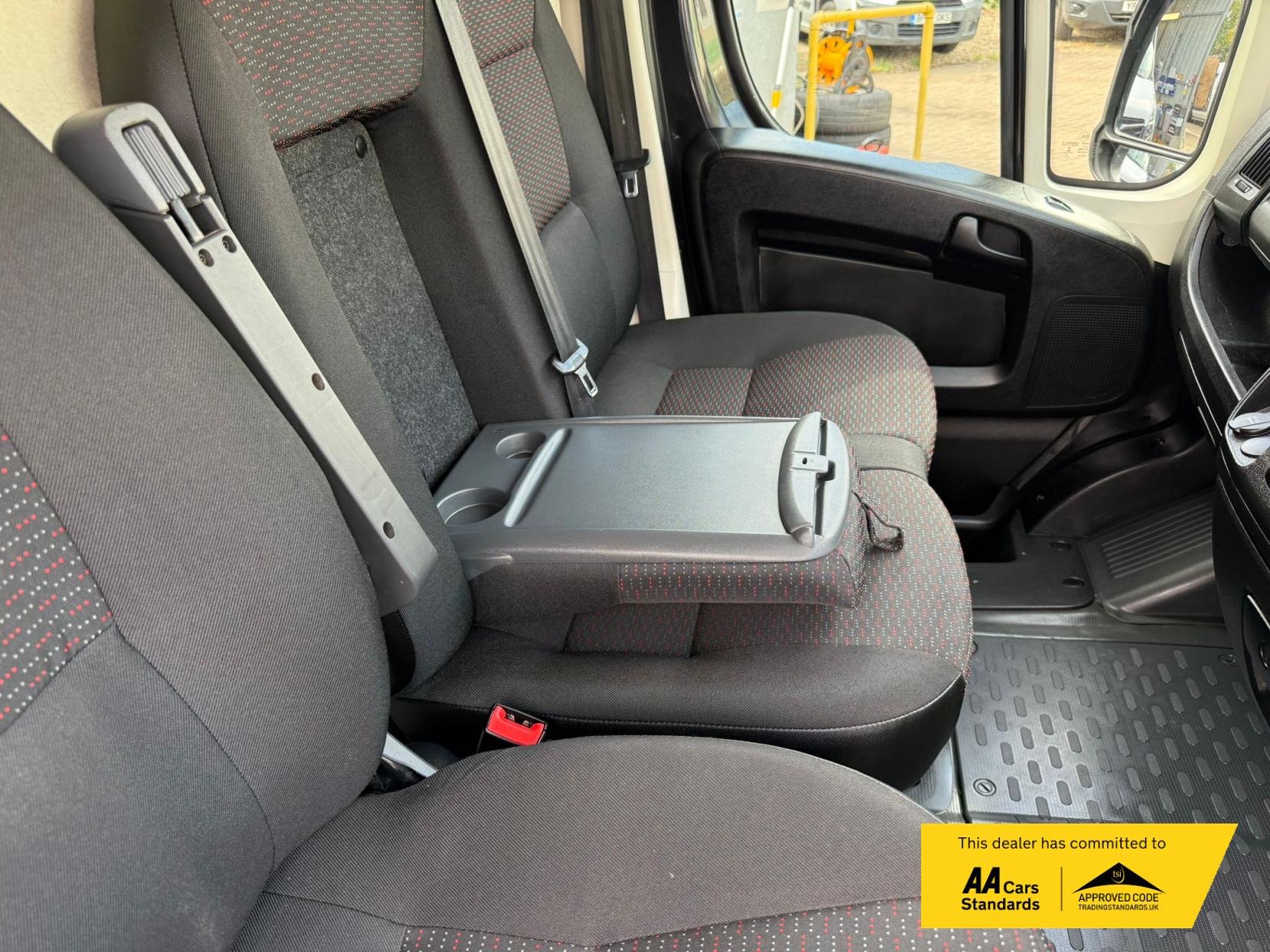 2020 Citroen Relay 2.2 BlueHDi 35 Enterprise Panel Van 5dr Diesel Manual L3 High Roof Euro 6 (s/s) (140 ps) - Thumbnail 21