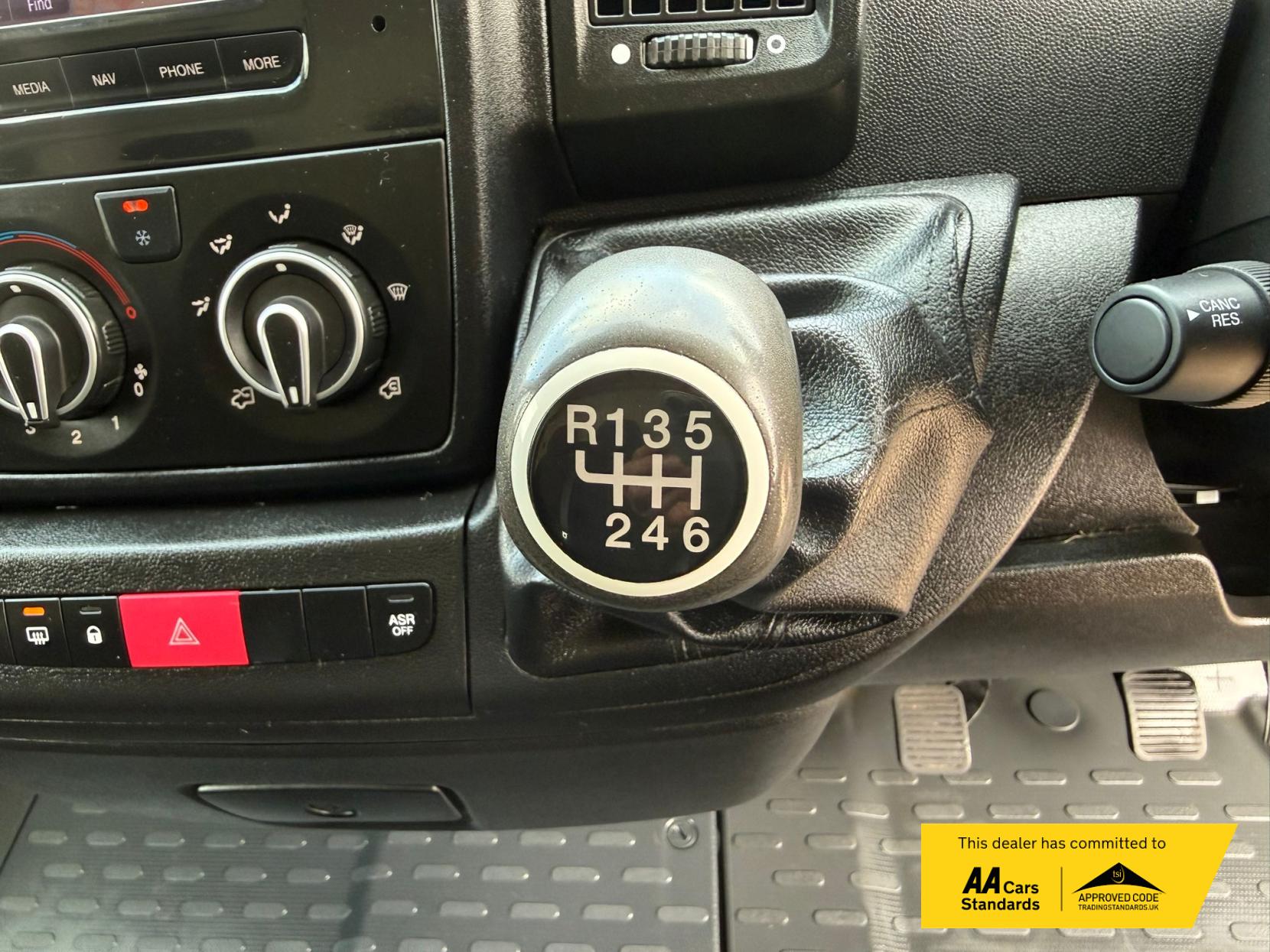 2020 Citroen Relay 2.2 BlueHDi 35 Enterprise Panel Van 5dr Diesel Manual L3 High Roof Euro 6 (s/s) (140 ps) - Thumbnail 32