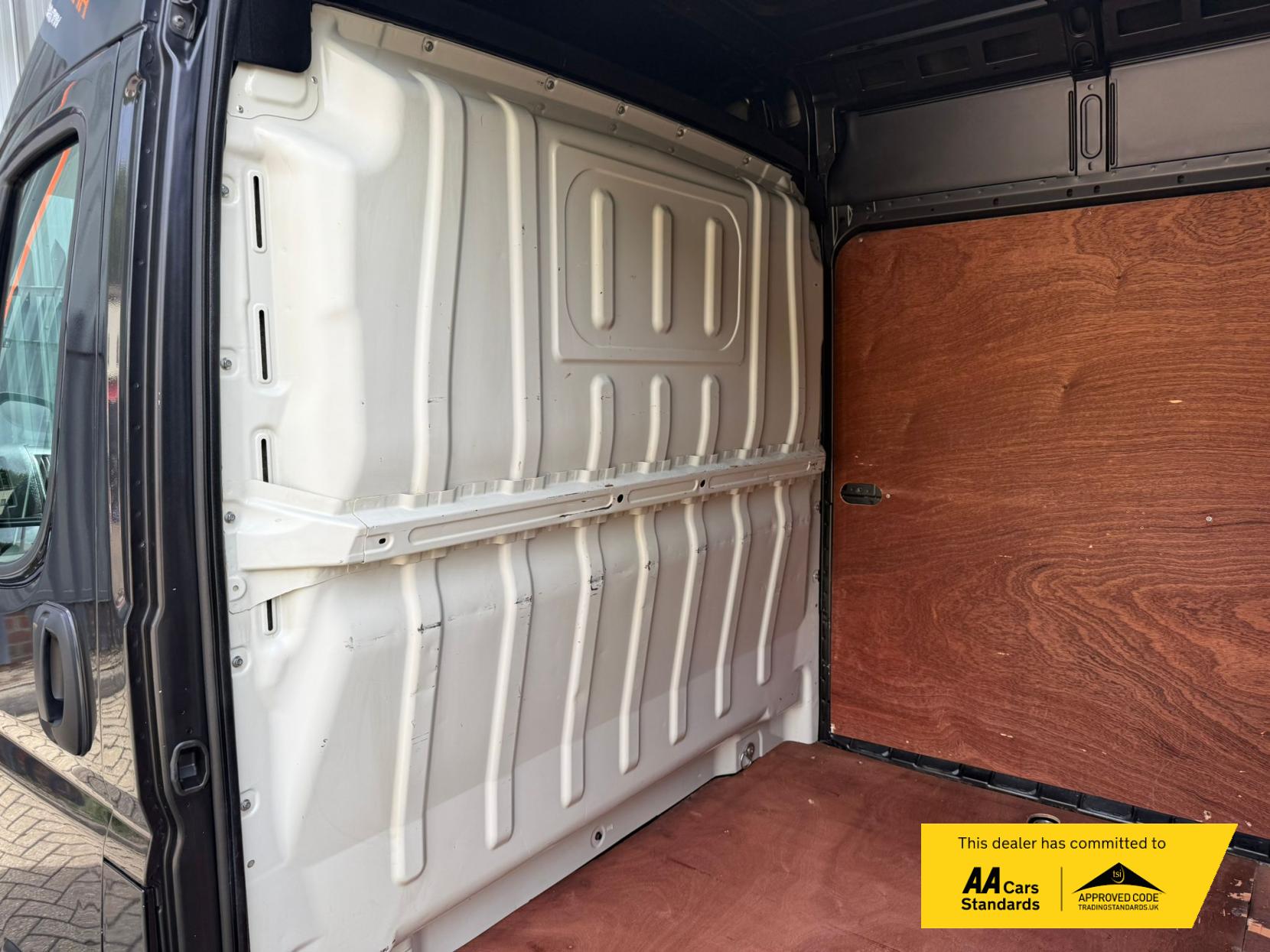 2020 Citroen Relay 2.2 BlueHDi 35 Enterprise Panel Van 5dr Diesel Manual L3 High Roof Euro 6 (s/s) (140 ps) - Thumbnail 15