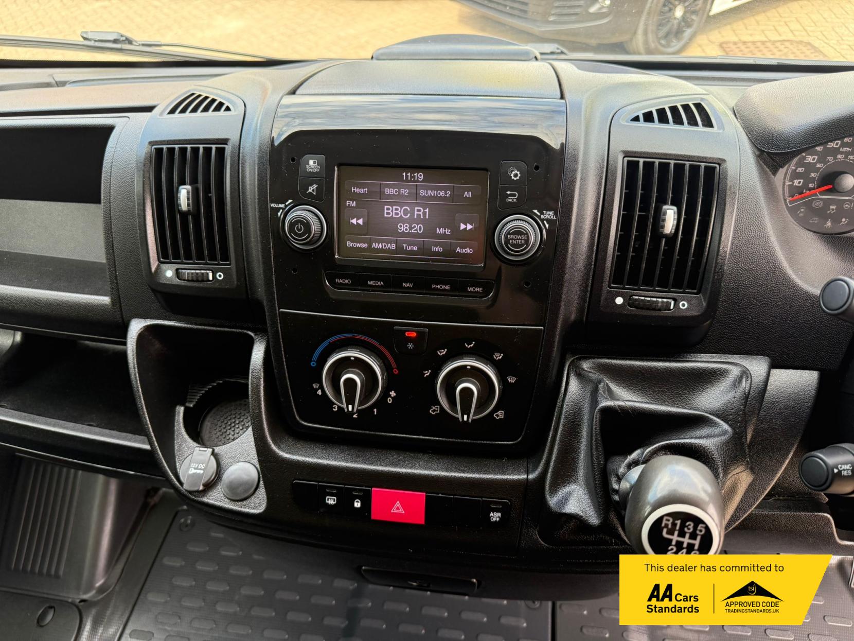 2020 Citroen Relay 2.2 BlueHDi 35 Enterprise Panel Van 5dr Diesel Manual L3 High Roof Euro 6 (s/s) (140 ps) - Thumbnail 26