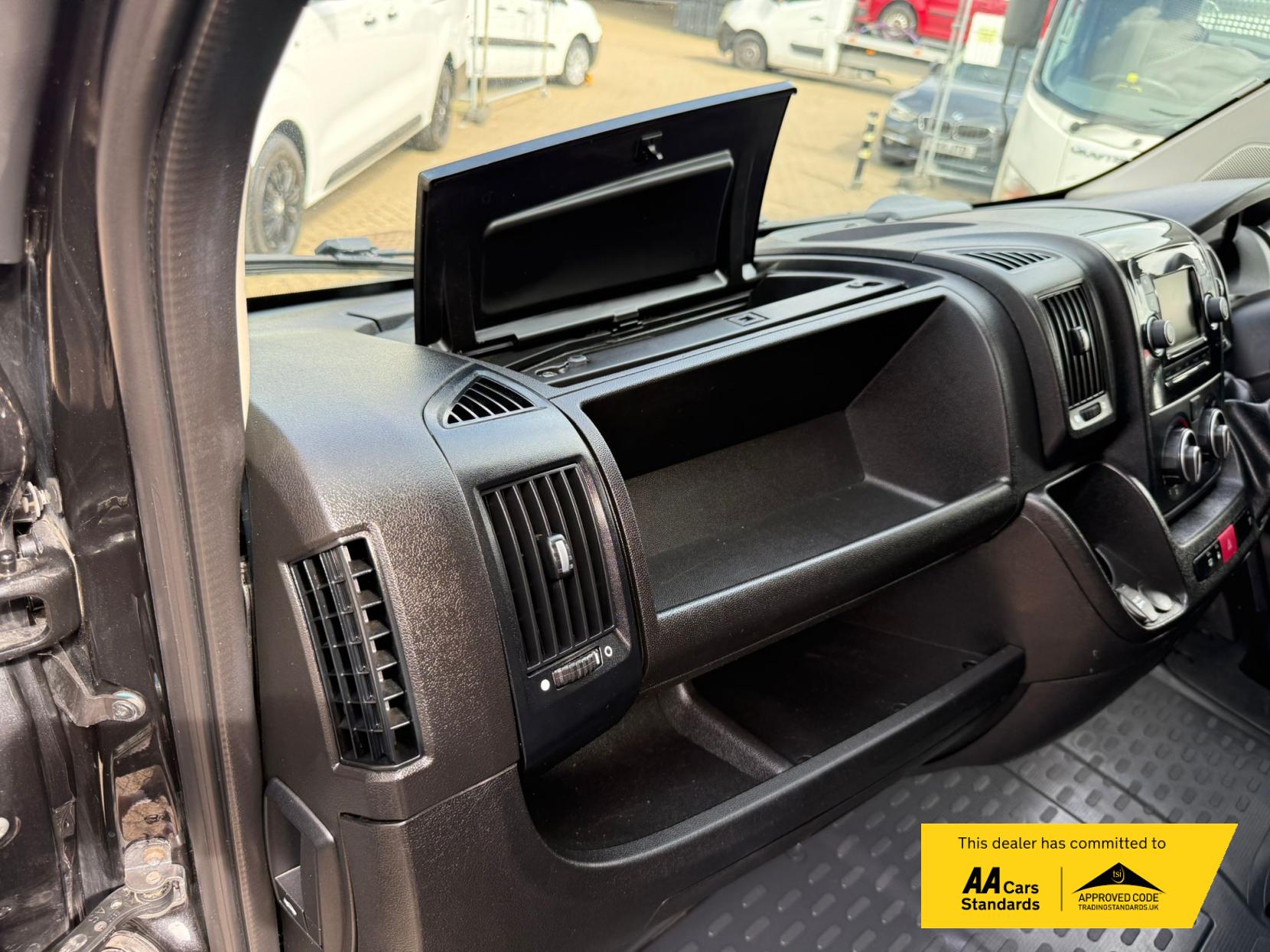 2020 Citroen Relay 2.2 BlueHDi 35 Enterprise Panel Van 5dr Diesel Manual L3 High Roof Euro 6 (s/s) (140 ps) - Thumbnail 24