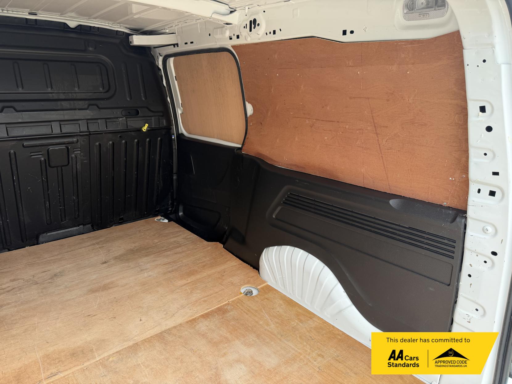 Vauxhall Combo 1.5 Turbo D 2300 Sportive Panel Van 4dr Diesel Manual L2 H1 Euro 6 (100 ps)