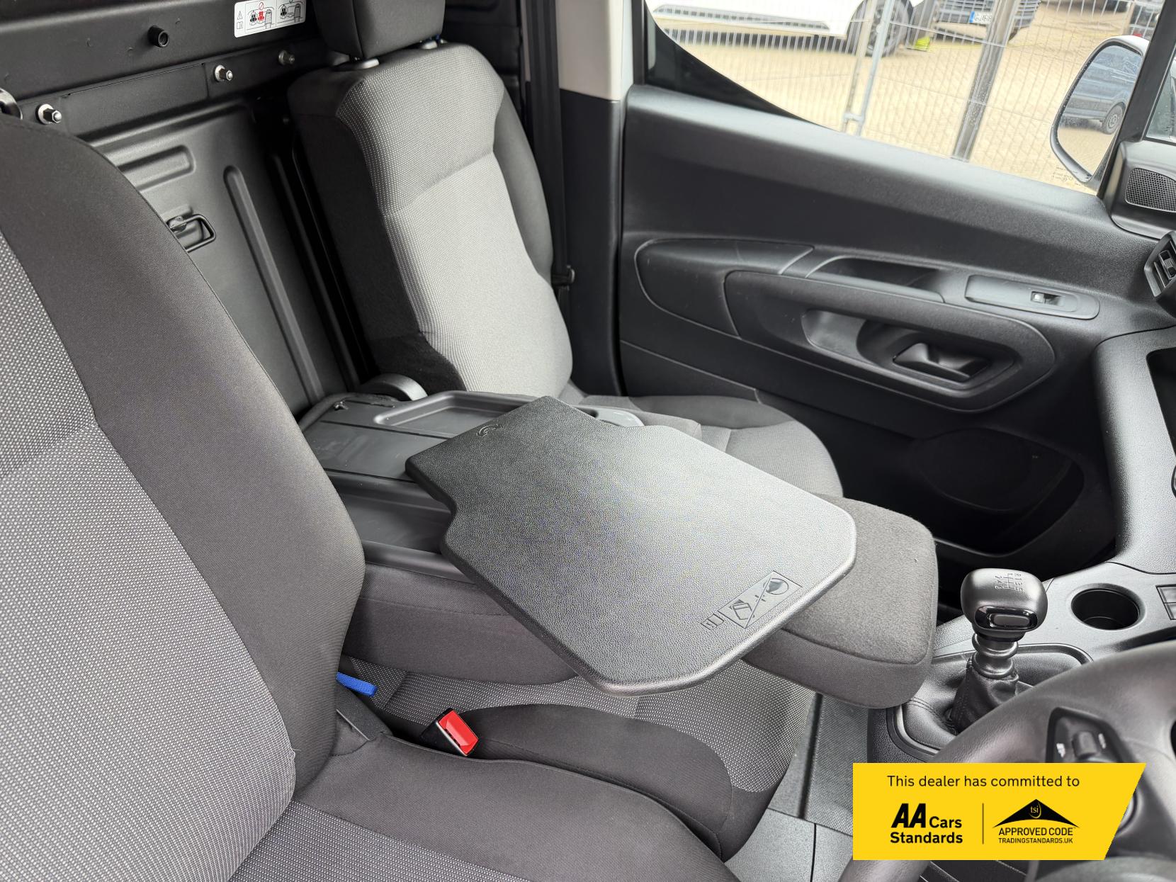 Vauxhall Combo 1.5 Turbo D 2300 Pro Panel Van 5dr Diesel Manual L1 H1 Euro 6 (s/s) (100 ps)