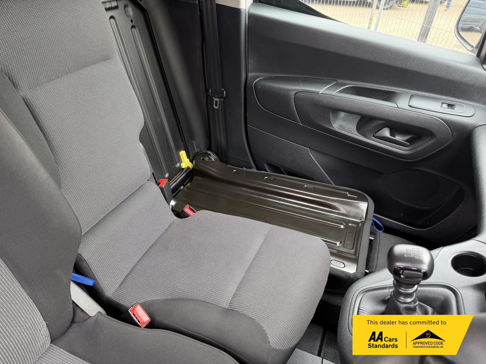 Vauxhall Combo 1.5 Turbo D 2300 Pro Panel Van 5dr Diesel Manual L1 H1 Euro 6 (s/s) (100 ps)