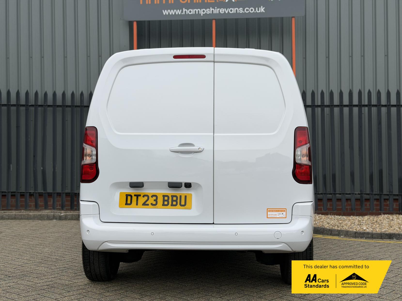 Vauxhall Combo 1.5 Turbo D 2300 Pro Panel Van 5dr Diesel Manual L1 H1 Euro 6 (s/s) (100 ps)