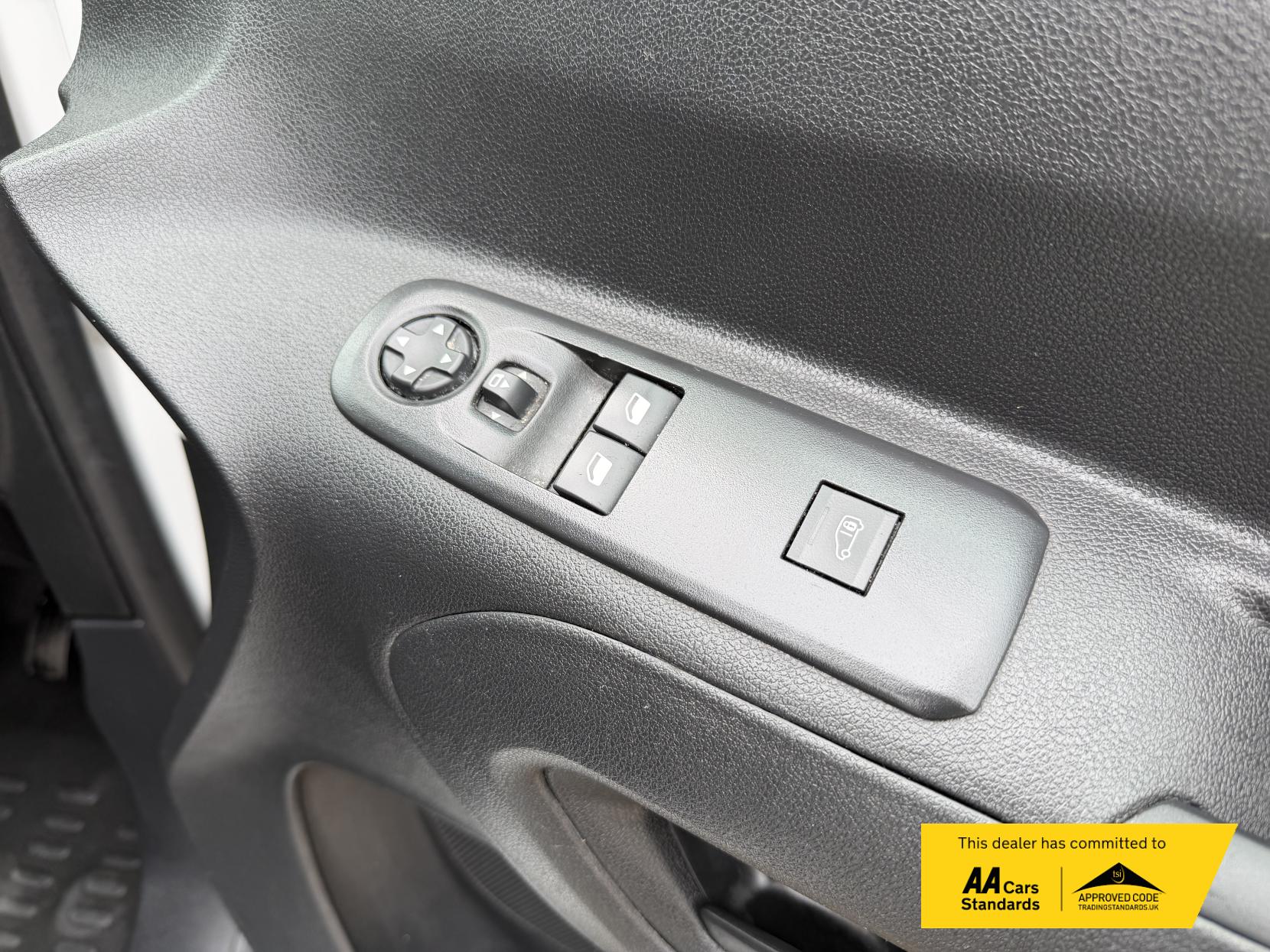 Vauxhall Combo 1.5 Turbo D 2300 Pro Panel Van 5dr Diesel Manual L1 H1 Euro 6 (s/s) (100 ps)