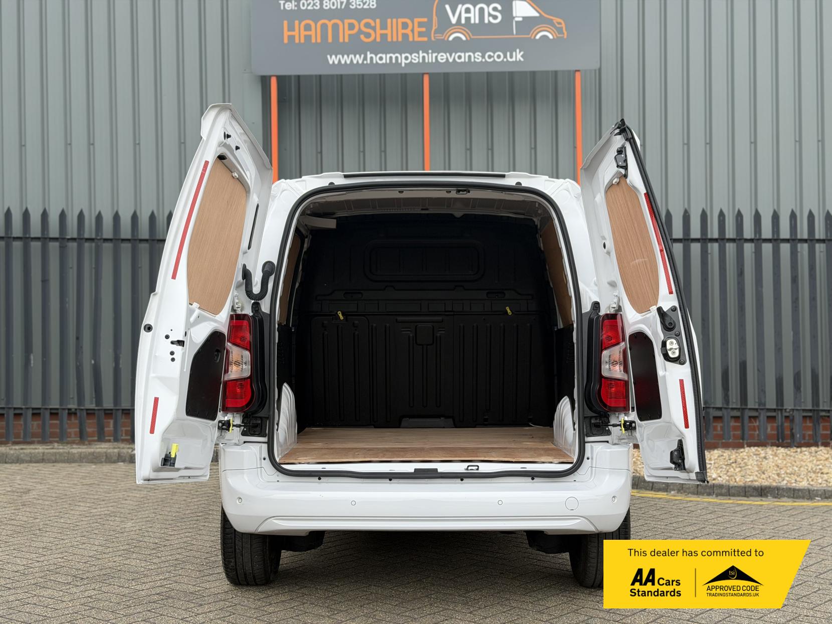 Vauxhall Combo 1.5 Turbo D 2300 Pro Panel Van 5dr Diesel Manual L1 H1 Euro 6 (s/s) (100 ps)