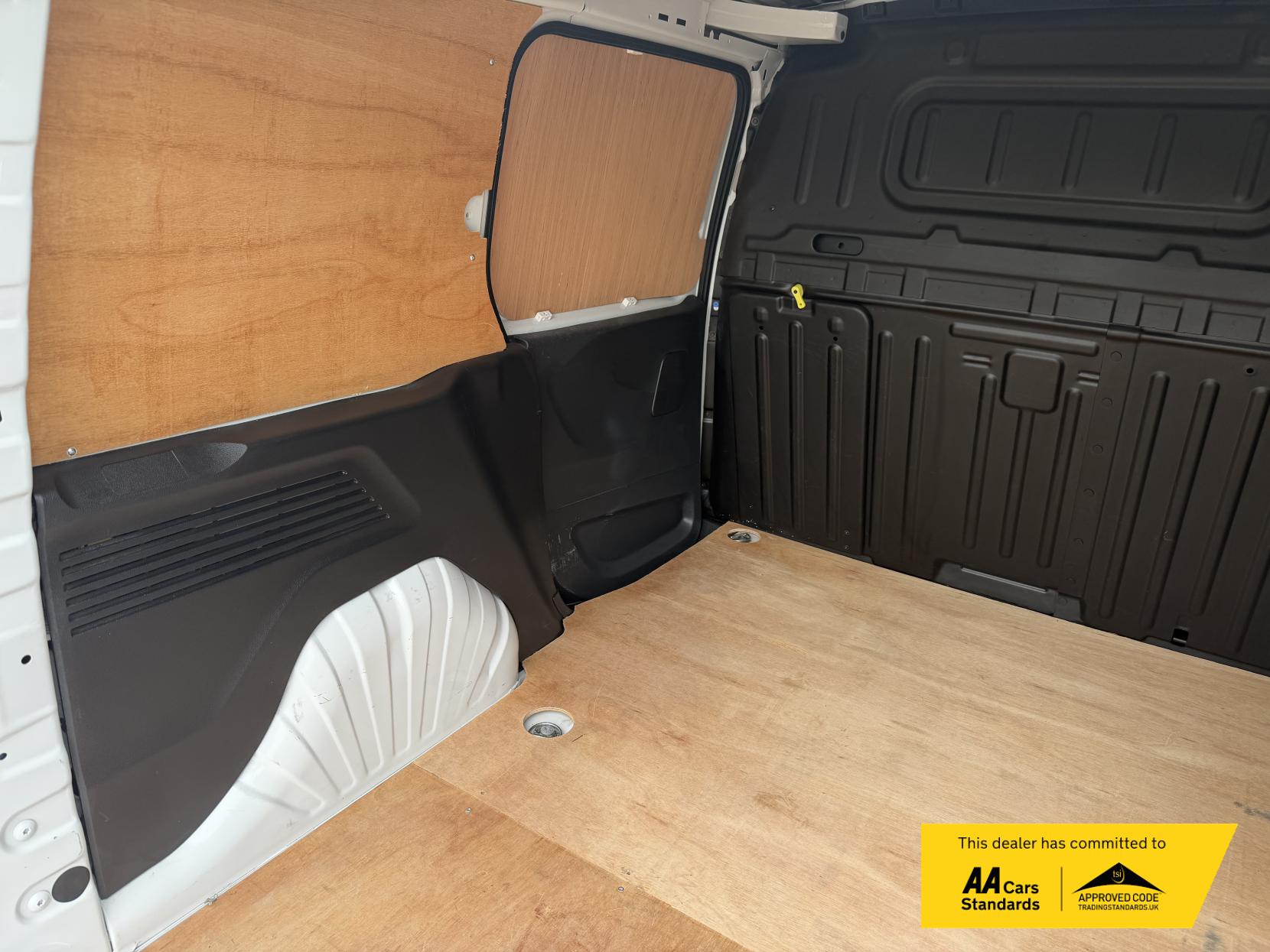 Vauxhall Combo 1.5 Turbo D 2300 Pro Panel Van 5dr Diesel Manual L1 H1 Euro 6 (s/s) (100 ps)