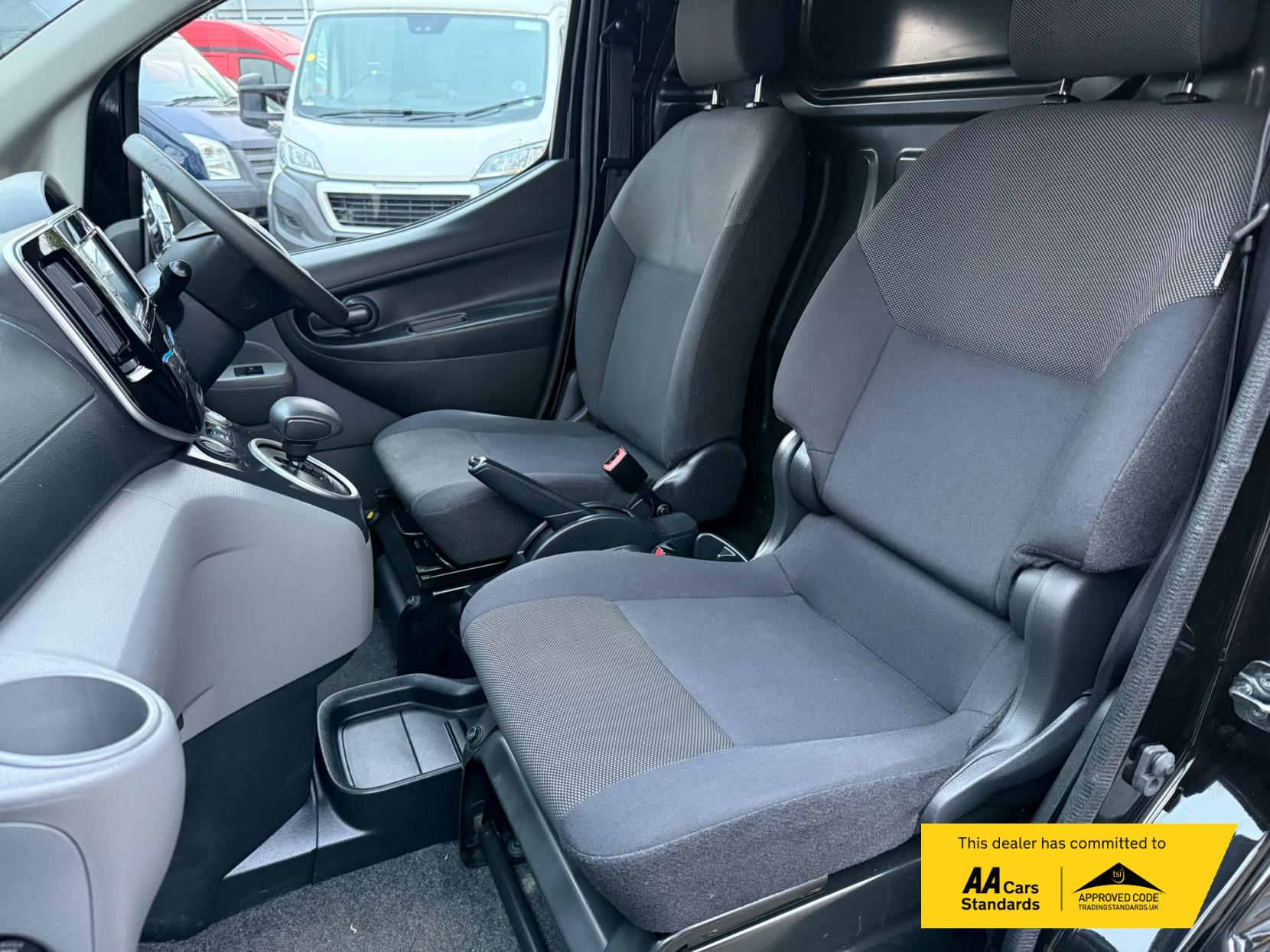 2021 Nissan e-NV200 40kWh Tekna Panel Van 5dr Electric Auto SWB (Quick Charge) (109 ps) - Thumbnail 23
