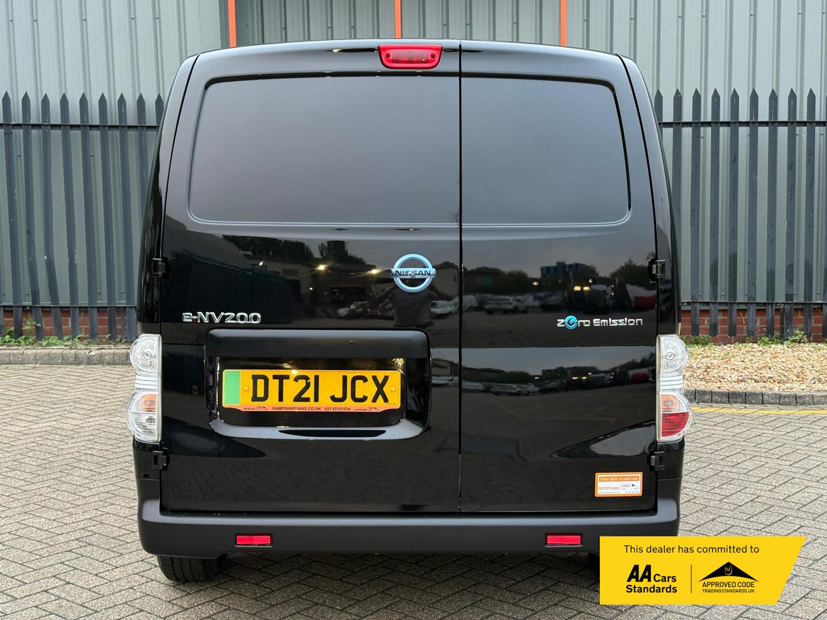 2021 Nissan e-NV200 40kWh Tekna Panel Van 5dr Electric Auto SWB (Quick Charge) (109 ps) - Thumbnail 9