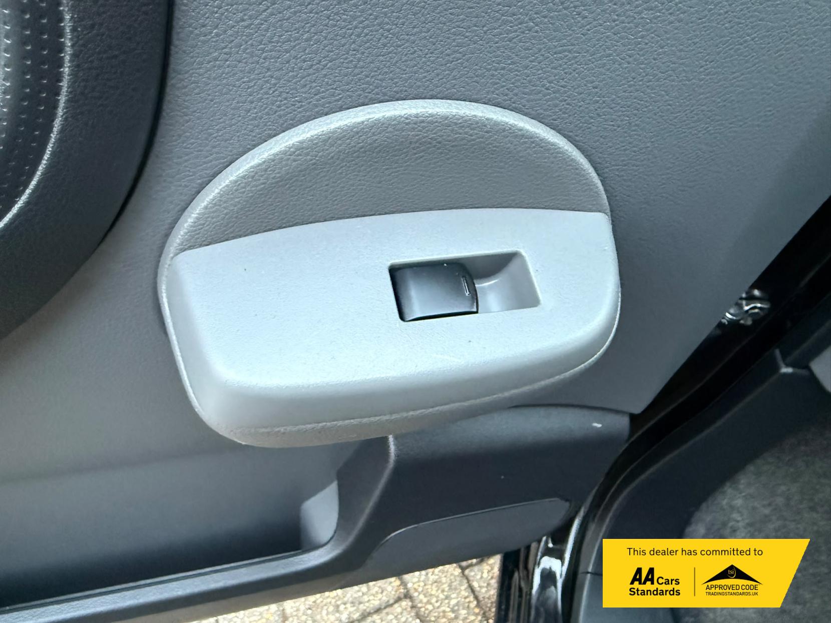 2021 Nissan e-NV200 40kWh Tekna Panel Van 5dr Electric Auto SWB (Quick Charge) (109 ps) - Thumbnail 25