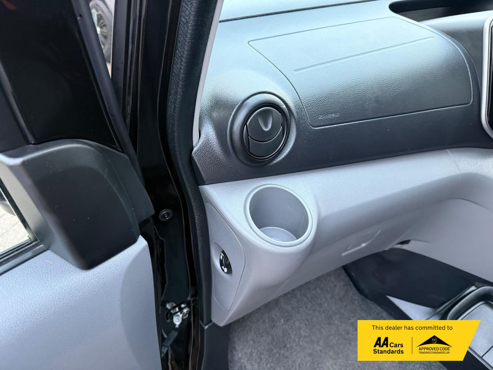 2021 Nissan e-NV200 40kWh Tekna Panel Van 5dr Electric Auto SWB (Quick Charge) (109 ps) - Thumbnail 26
