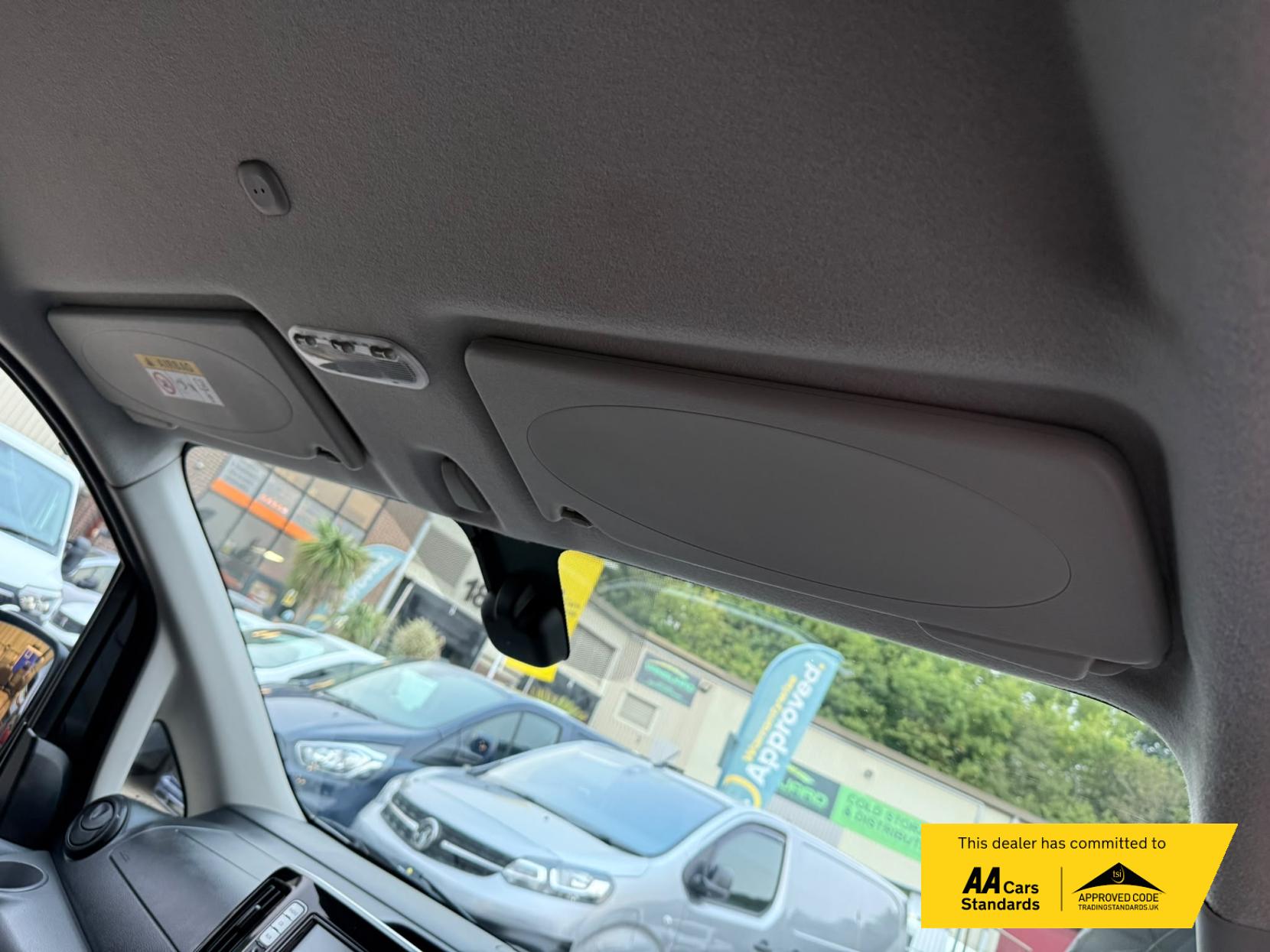 2021 Nissan e-NV200 40kWh Tekna Panel Van 5dr Electric Auto SWB (Quick Charge) (109 ps) - Thumbnail 44