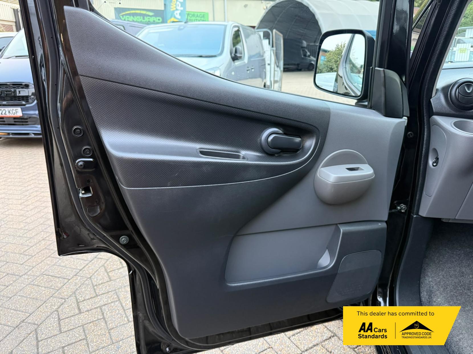 2021 Nissan e-NV200 40kWh Tekna Panel Van 5dr Electric Auto SWB (Quick Charge) (109 ps) - Thumbnail 24