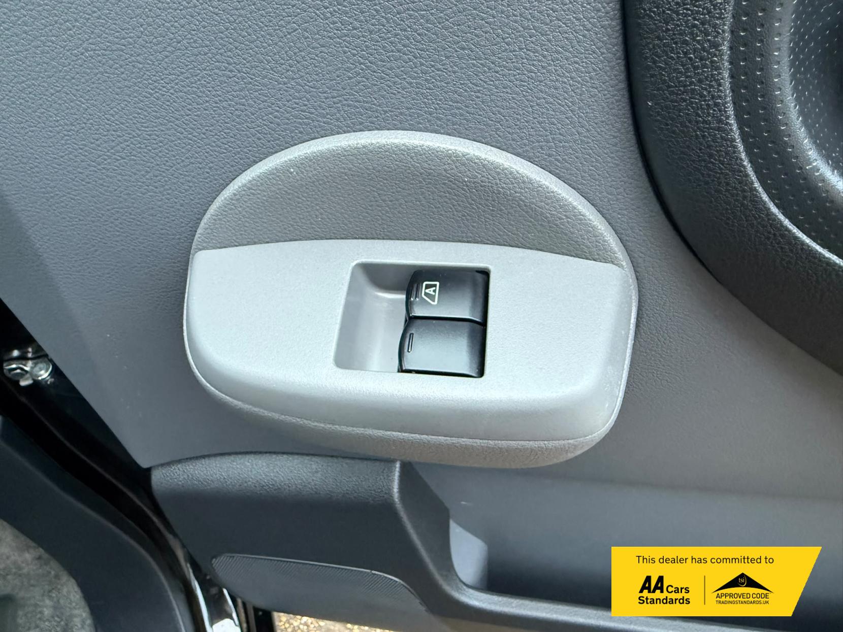 2021 Nissan e-NV200 40kWh Tekna Panel Van 5dr Electric Auto SWB (Quick Charge) (109 ps) - Thumbnail 50