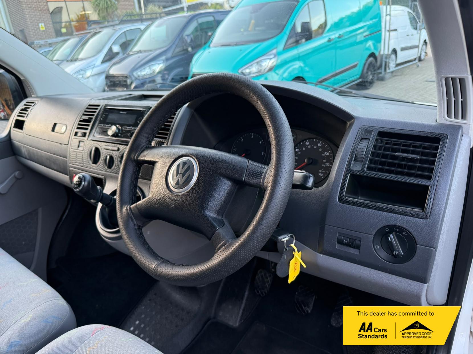 2005 Volkswagen Transporter 1.9 TDI PD T28 Panel Van 4dr Diesel Manual L1 H1 (211 g/km, 83 bhp) - Thumbnail 37