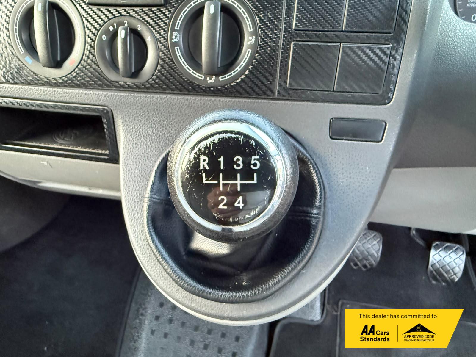 2005 Volkswagen Transporter 1.9 TDI PD T28 Panel Van 4dr Diesel Manual L1 H1 (211 g/km, 83 bhp) - Thumbnail 27