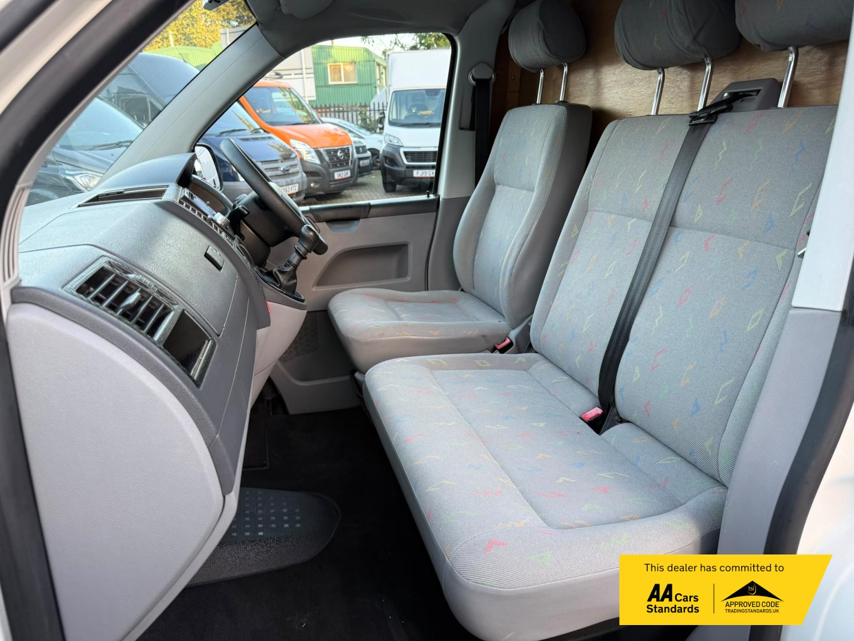 2005 Volkswagen Transporter 1.9 TDI PD T28 Panel Van 4dr Diesel Manual L1 H1 (211 g/km, 83 bhp) - Thumbnail 20