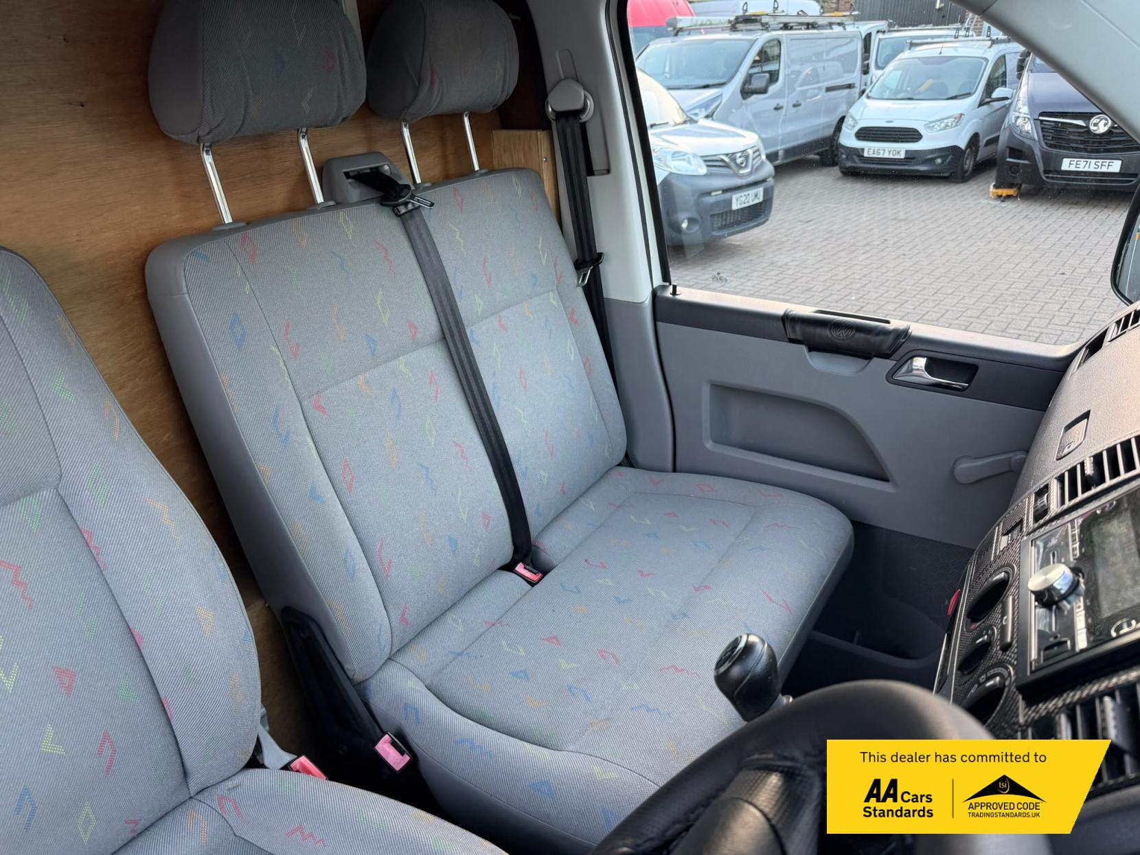 2005 Volkswagen Transporter 1.9 TDI PD T28 Panel Van 4dr Diesel Manual L1 H1 (211 g/km, 83 bhp) - Thumbnail 19