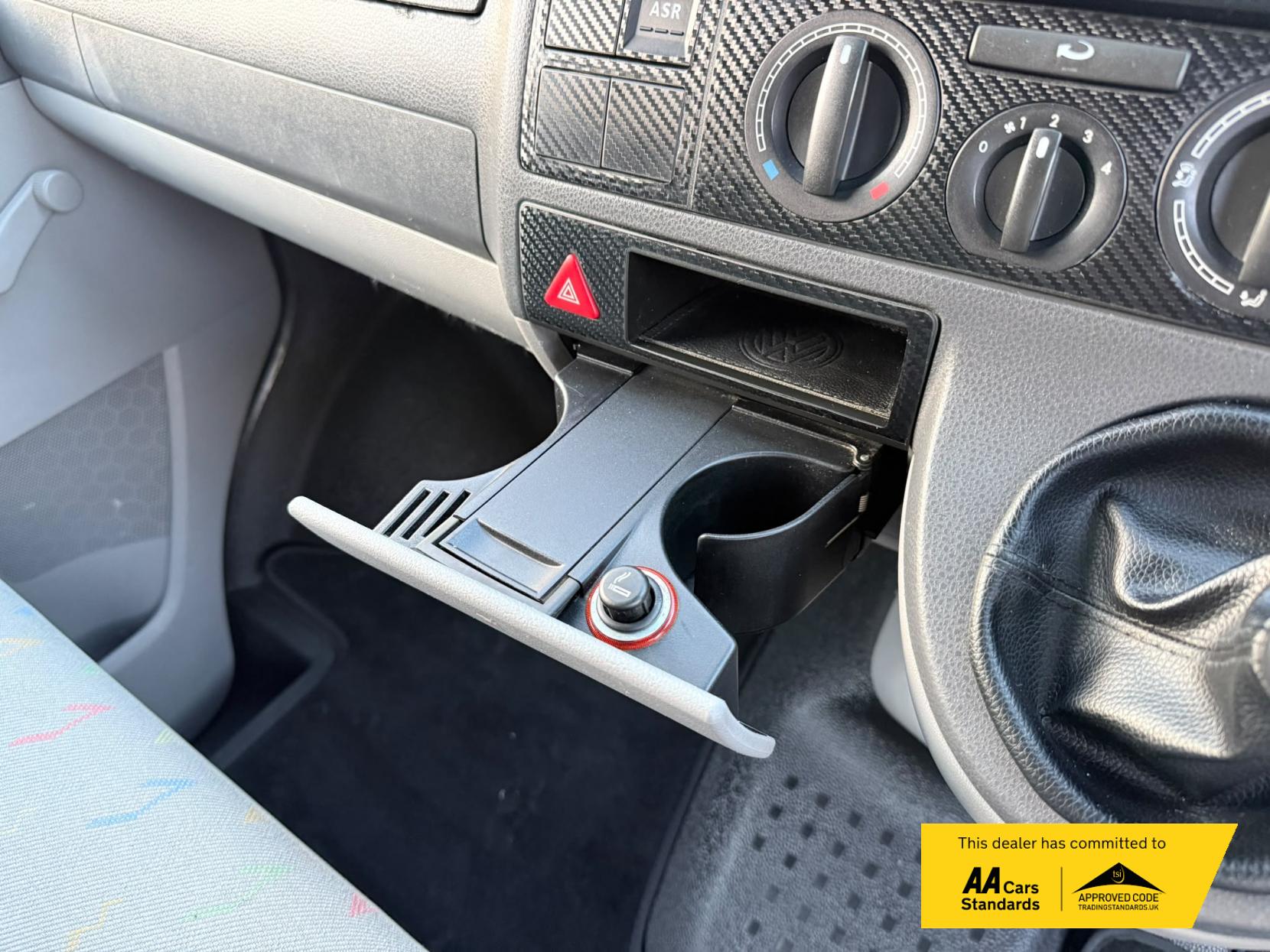 2005 Volkswagen Transporter 1.9 TDI PD T28 Panel Van 4dr Diesel Manual L1 H1 (211 g/km, 83 bhp) - Thumbnail 24