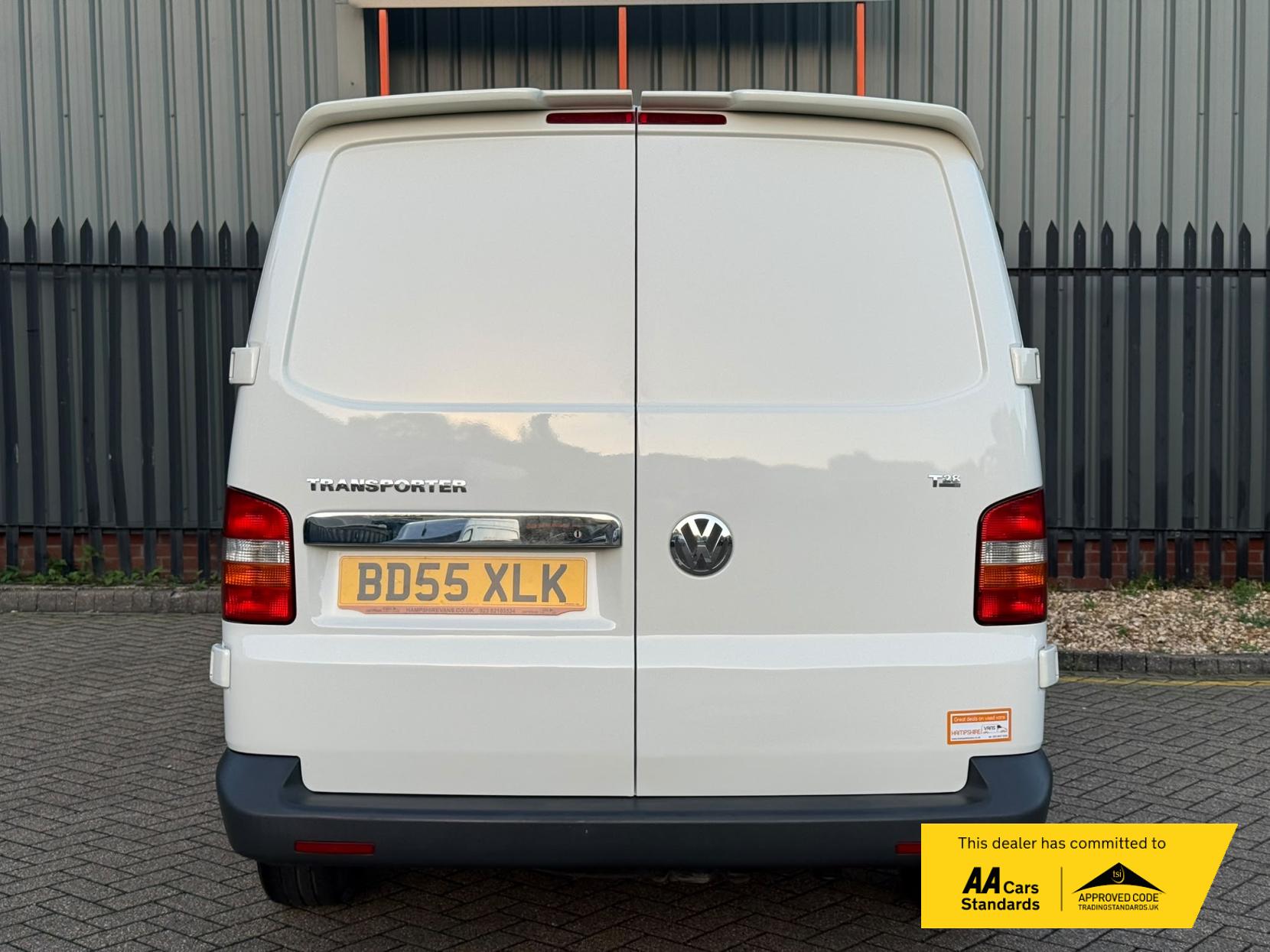 2005 Volkswagen Transporter 1.9 TDI PD T28 Panel Van 4dr Diesel Manual L1 H1 (211 g/km, 83 bhp) - Thumbnail 9