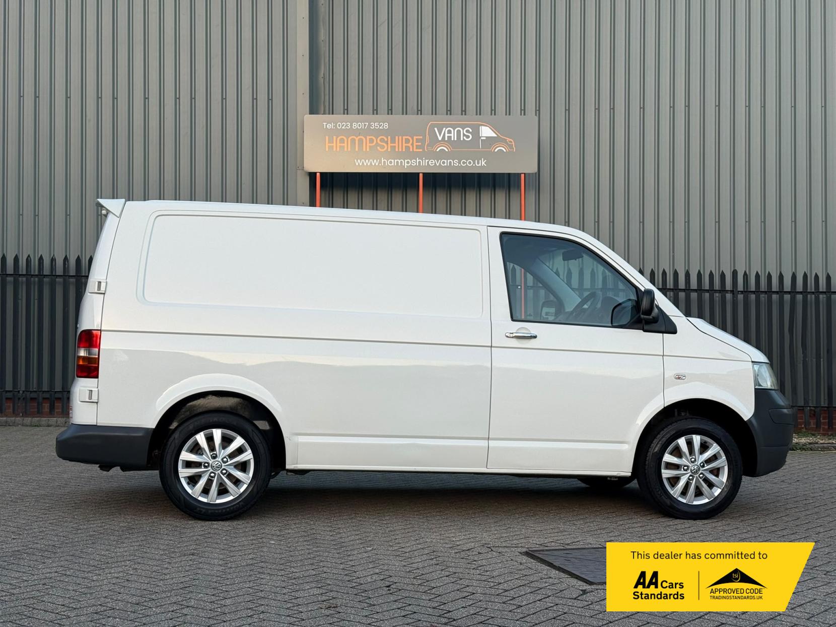 2005 Volkswagen Transporter 1.9 TDI PD T28 Panel Van 4dr Diesel Manual L1 H1 (211 g/km, 83 bhp) - Thumbnail 5