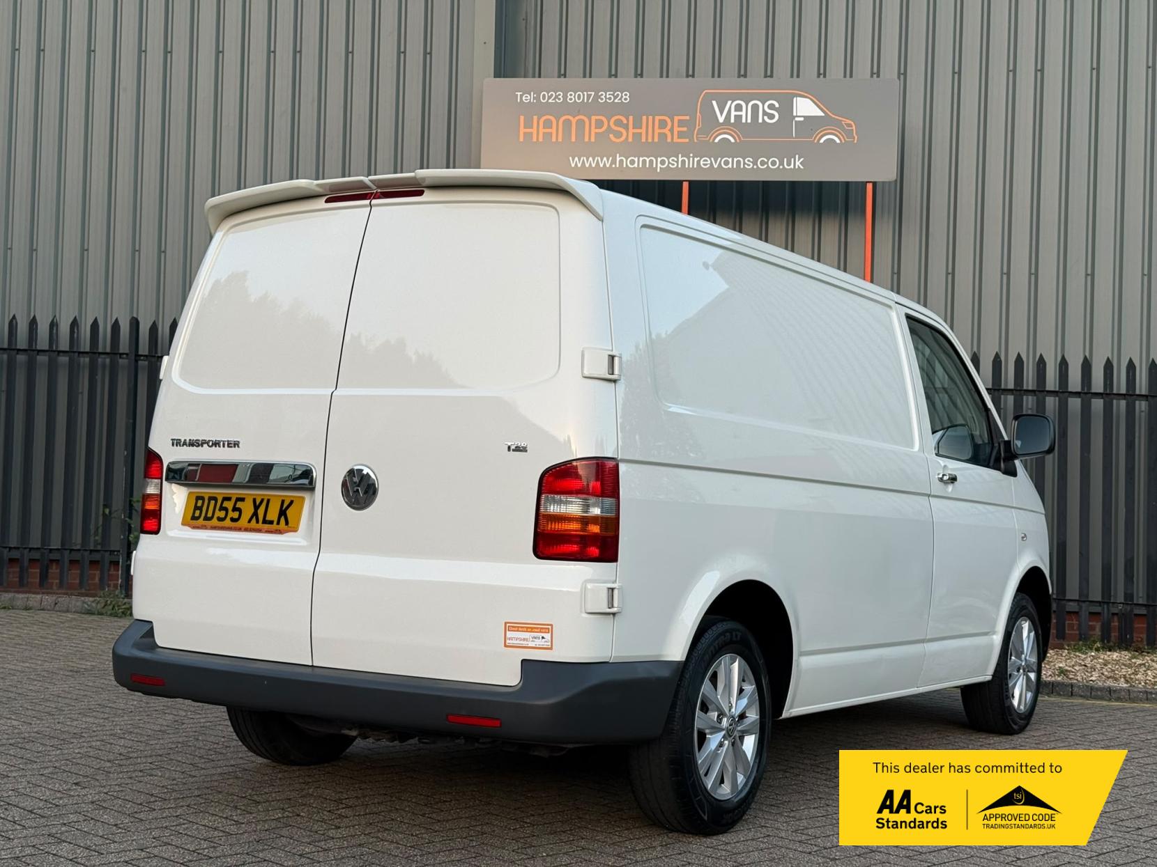 2005 Volkswagen Transporter 1.9 TDI PD T28 Panel Van 4dr Diesel Manual L1 H1 (211 g/km, 83 bhp) - Thumbnail 3