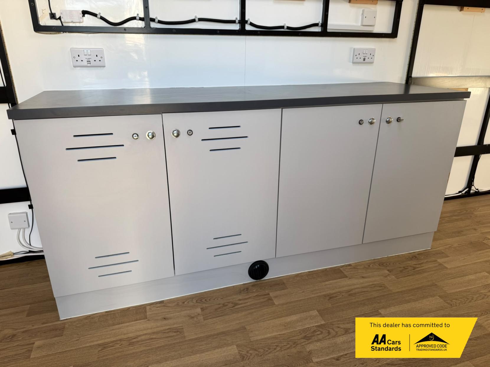2019 Peugeot Boxer 2.0 BlueHDi 335 Built for Business Low Floor Luton 4dr Diesel Manual L3 Euro 6 (160 ps) - Thumbnail 15