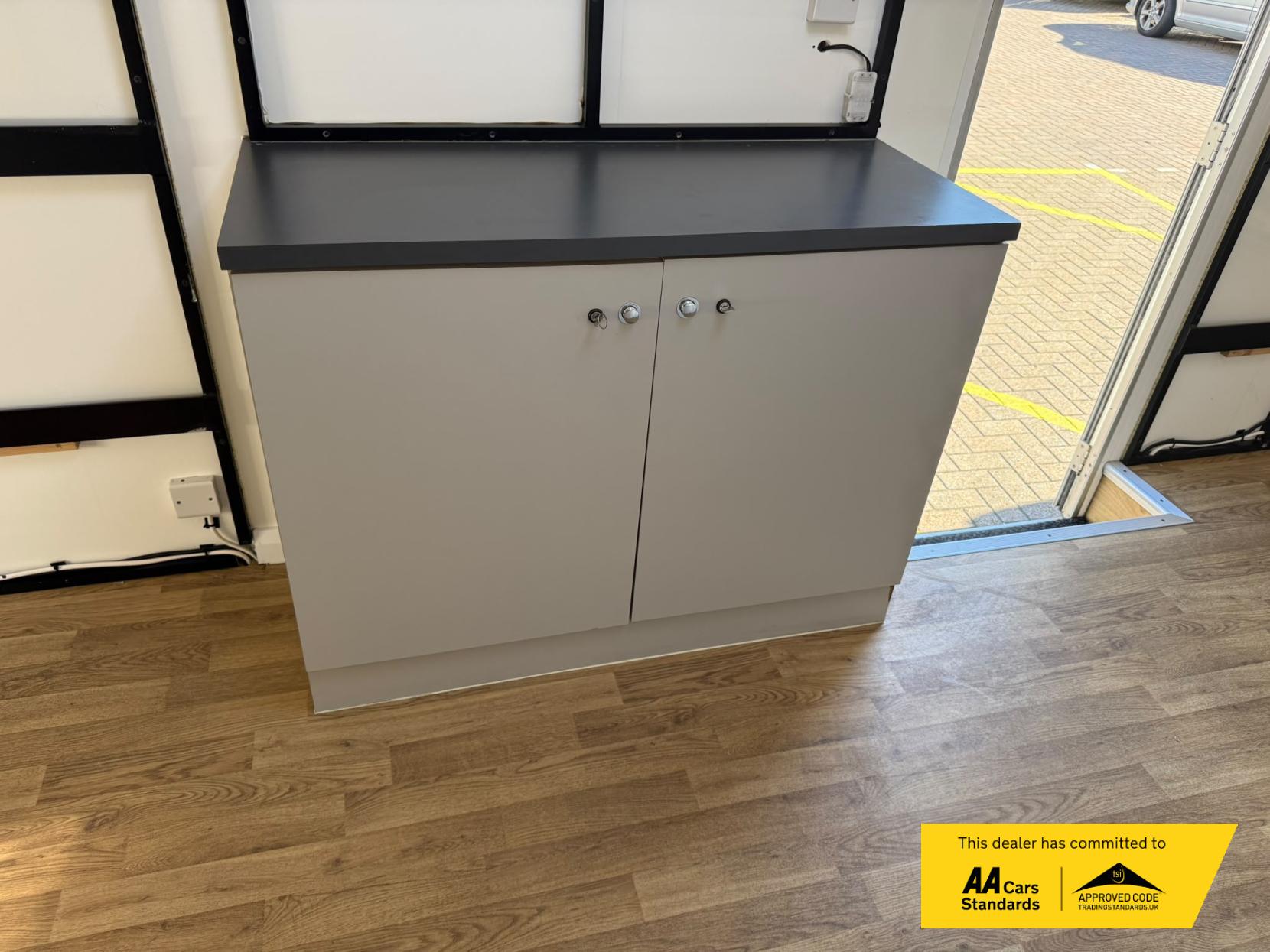 2019 Peugeot Boxer 2.0 BlueHDi 335 Built for Business Low Floor Luton 4dr Diesel Manual L3 Euro 6 (160 ps) - Thumbnail 12