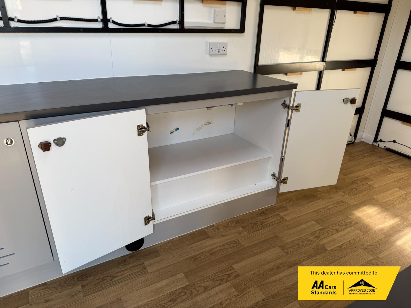 2019 Peugeot Boxer 2.0 BlueHDi 335 Built for Business Low Floor Luton 4dr Diesel Manual L3 Euro 6 (160 ps) - Thumbnail 30