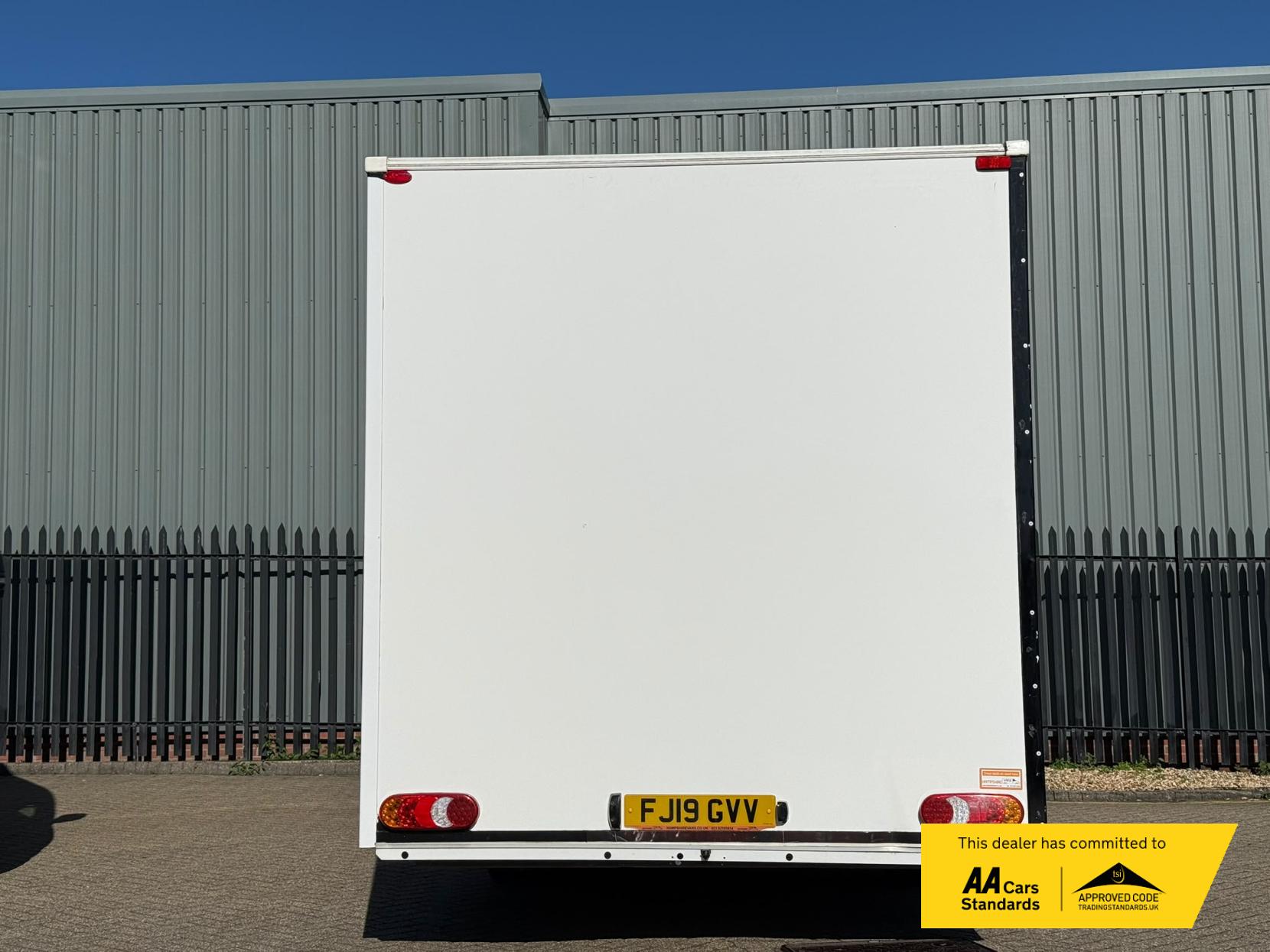 2019 Peugeot Boxer 2.0 BlueHDi 335 Built for Business Low Floor Luton 4dr Diesel Manual L3 Euro 6 (160 ps) - Thumbnail 54