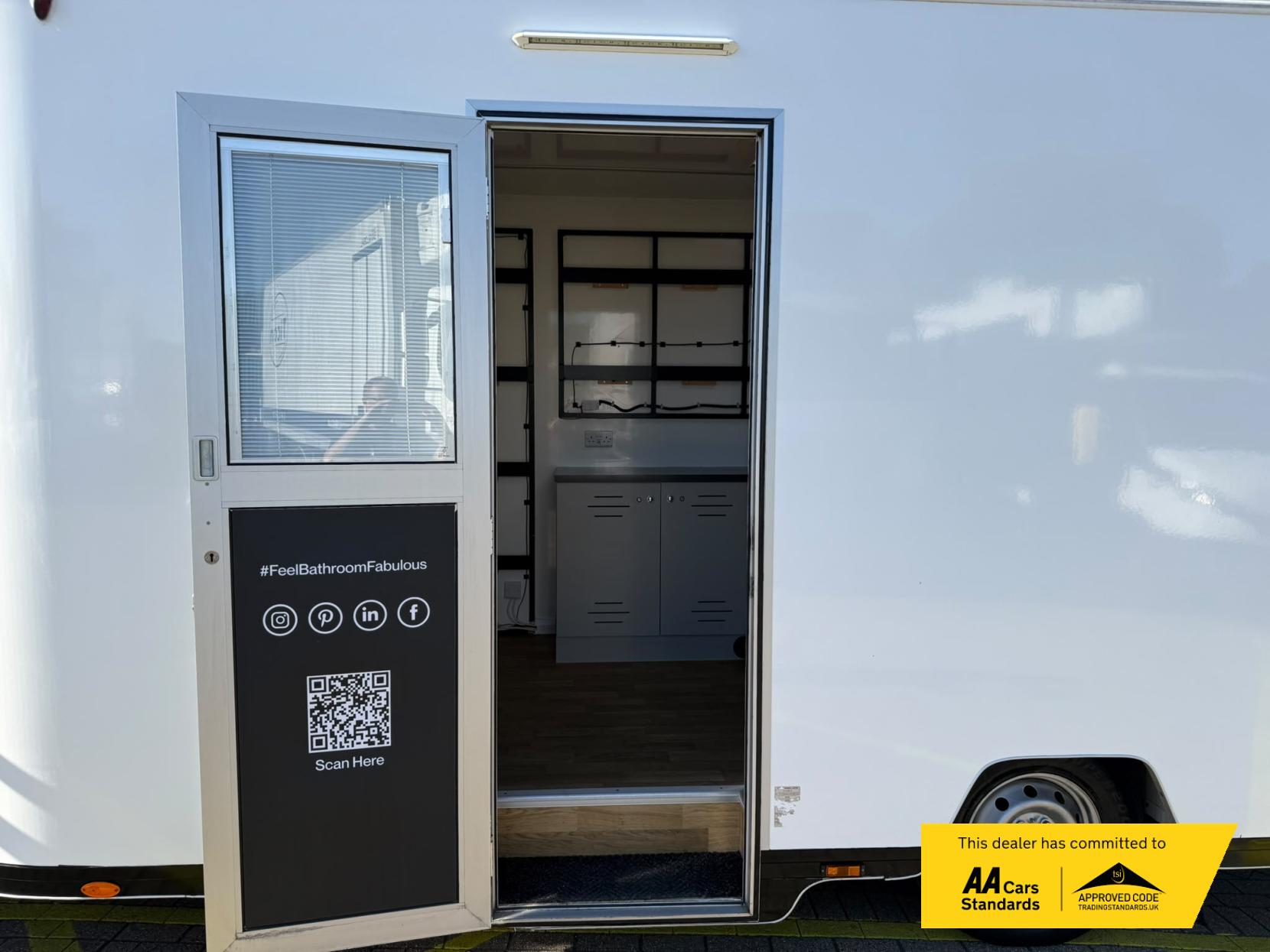 2019 Peugeot Boxer 2.0 BlueHDi 335 Built for Business Low Floor Luton 4dr Diesel Manual L3 Euro 6 (160 ps) - Thumbnail 3