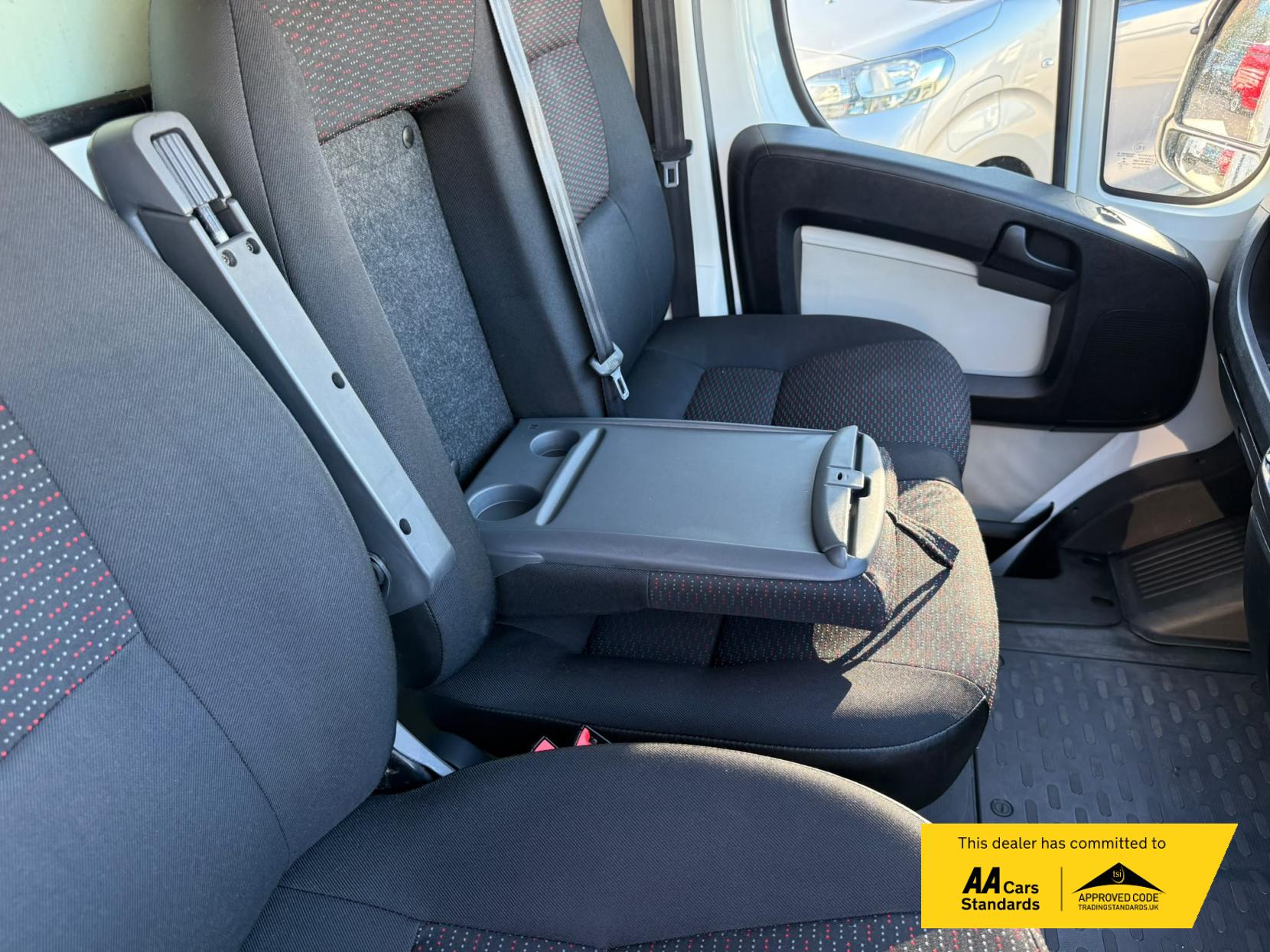2019 Peugeot Boxer 2.0 BlueHDi 335 Built for Business Low Floor Luton 4dr Diesel Manual L3 Euro 6 (160 ps) - Thumbnail 59