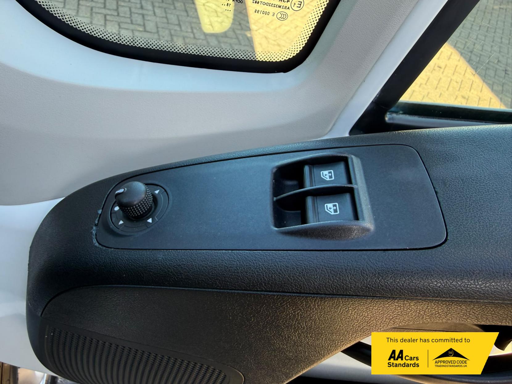 2019 Peugeot Boxer 2.0 BlueHDi 335 Built for Business Low Floor Luton 4dr Diesel Manual L3 Euro 6 (160 ps) - Thumbnail 88