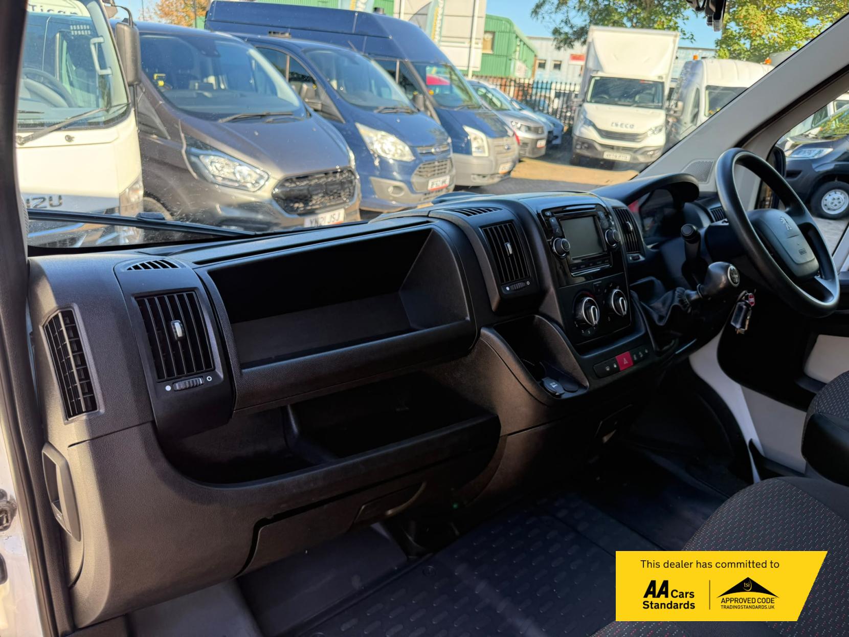 2019 Peugeot Boxer 2.0 BlueHDi 335 Built for Business Low Floor Luton 4dr Diesel Manual L3 Euro 6 (160 ps) - Thumbnail 63