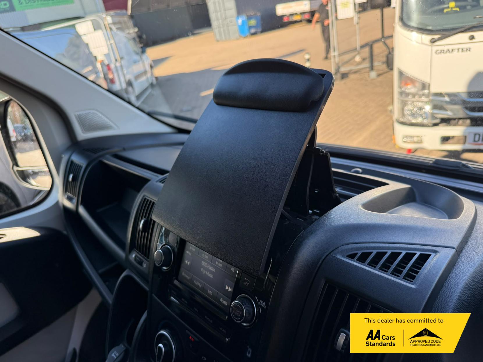 2019 Peugeot Boxer 2.0 BlueHDi 335 Built for Business Low Floor Luton 4dr Diesel Manual L3 Euro 6 (160 ps) - Thumbnail 72