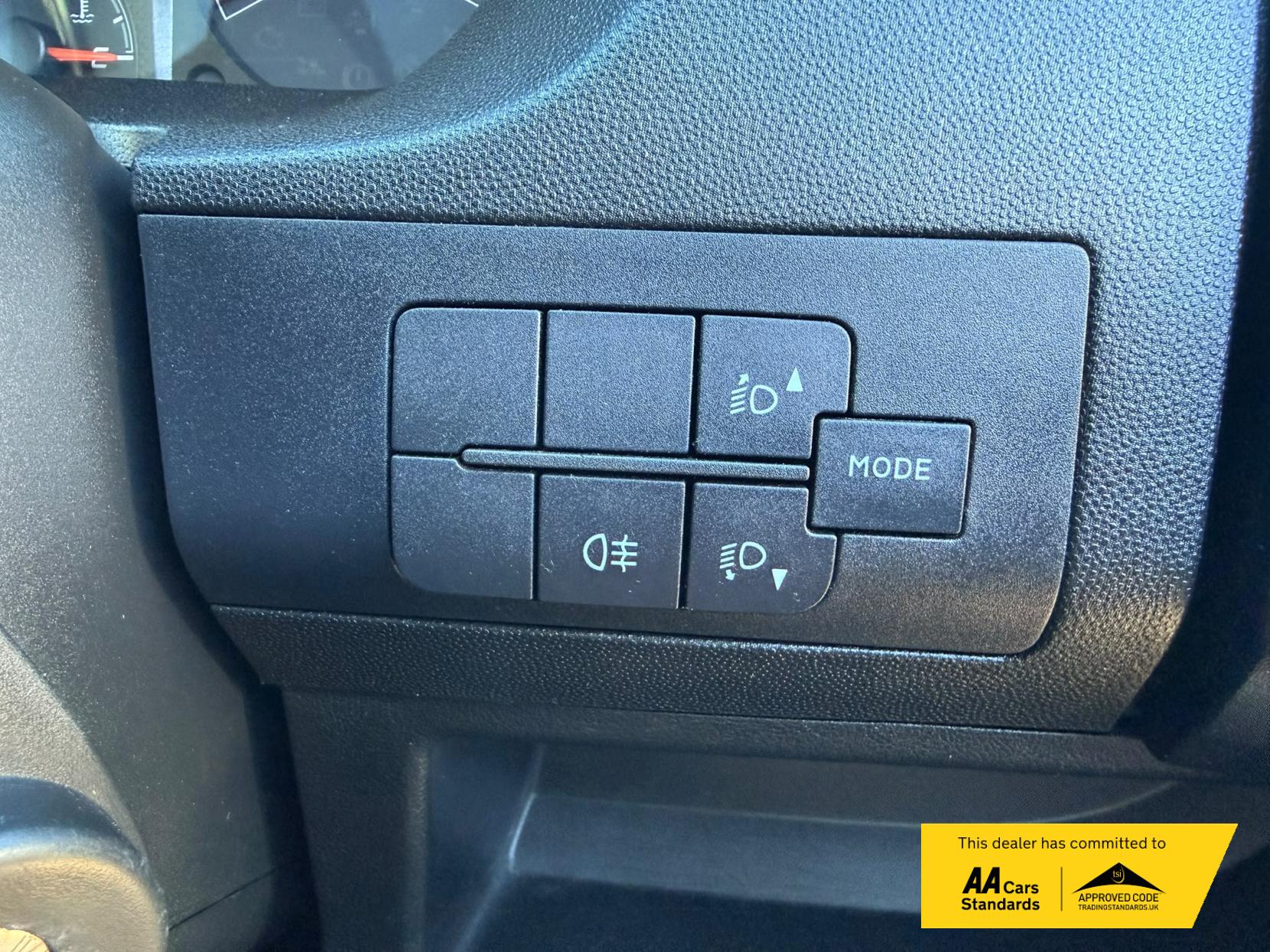 2019 Peugeot Boxer 2.0 BlueHDi 335 Built for Business Low Floor Luton 4dr Diesel Manual L3 Euro 6 (160 ps) - Thumbnail 83