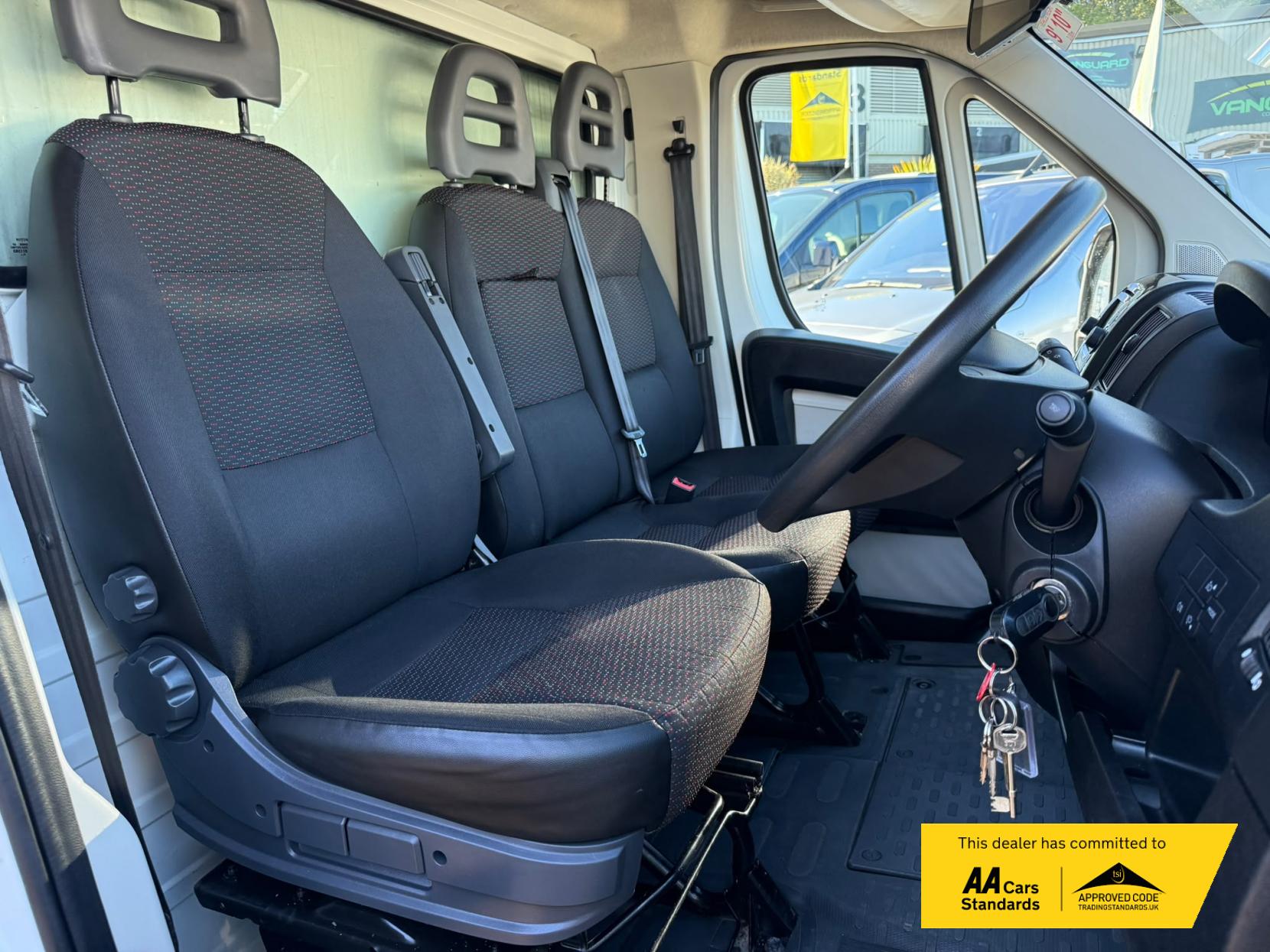 2019 Peugeot Boxer 2.0 BlueHDi 335 Built for Business Low Floor Luton 4dr Diesel Manual L3 Euro 6 (160 ps) - Thumbnail 57