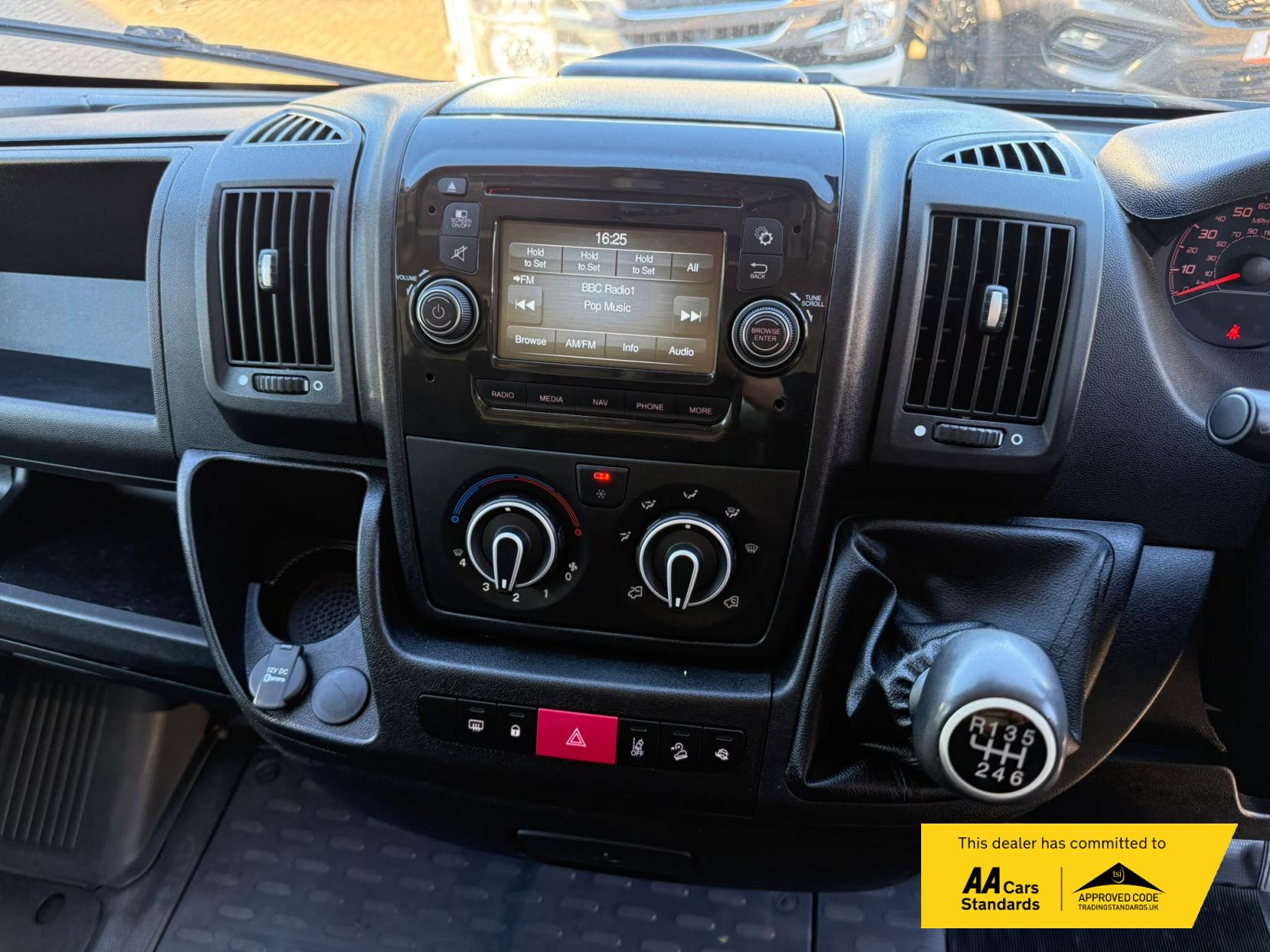 2019 Peugeot Boxer 2.0 BlueHDi 335 Built for Business Low Floor Luton 4dr Diesel Manual L3 Euro 6 (160 ps) - Thumbnail 75