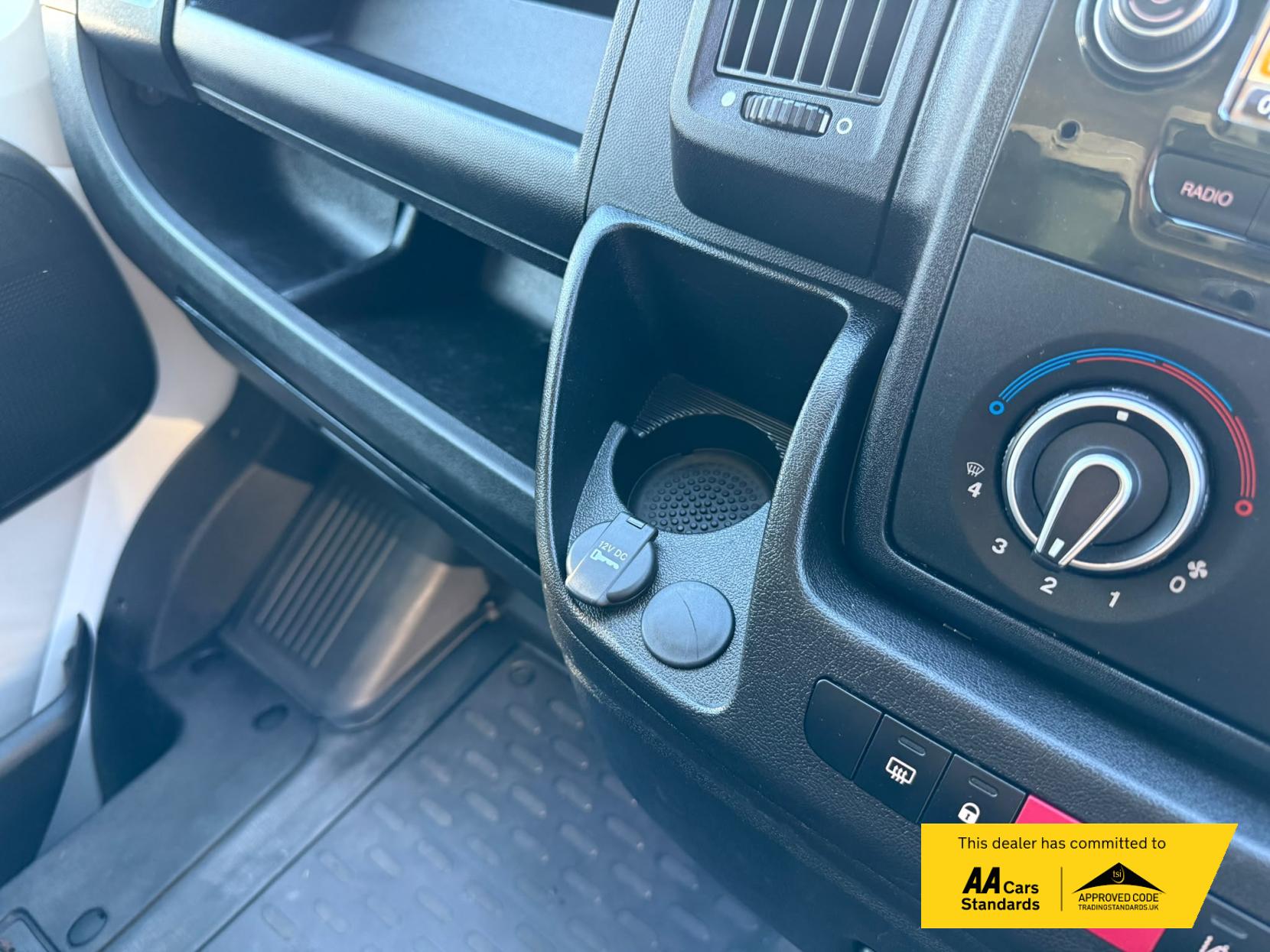 2019 Peugeot Boxer 2.0 BlueHDi 335 Built for Business Low Floor Luton 4dr Diesel Manual L3 Euro 6 (160 ps) - Thumbnail 69