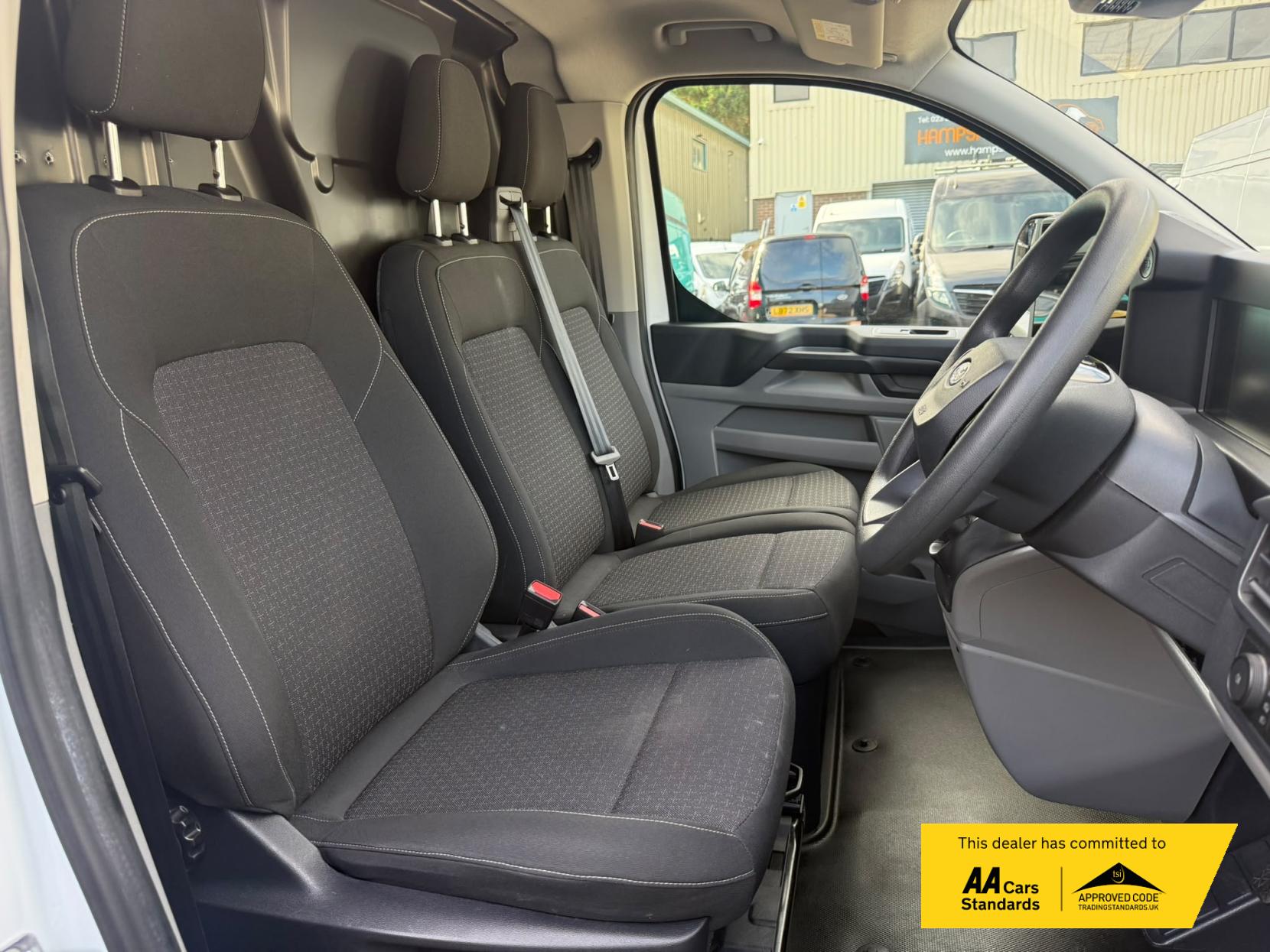 2024 Ford Transit Custom 2.0 300 EcoBlue Trend Panel Van 5dr Diesel Manual L2 H1 Euro 6 (s/s) (110 ps) - Thumbnail 36
