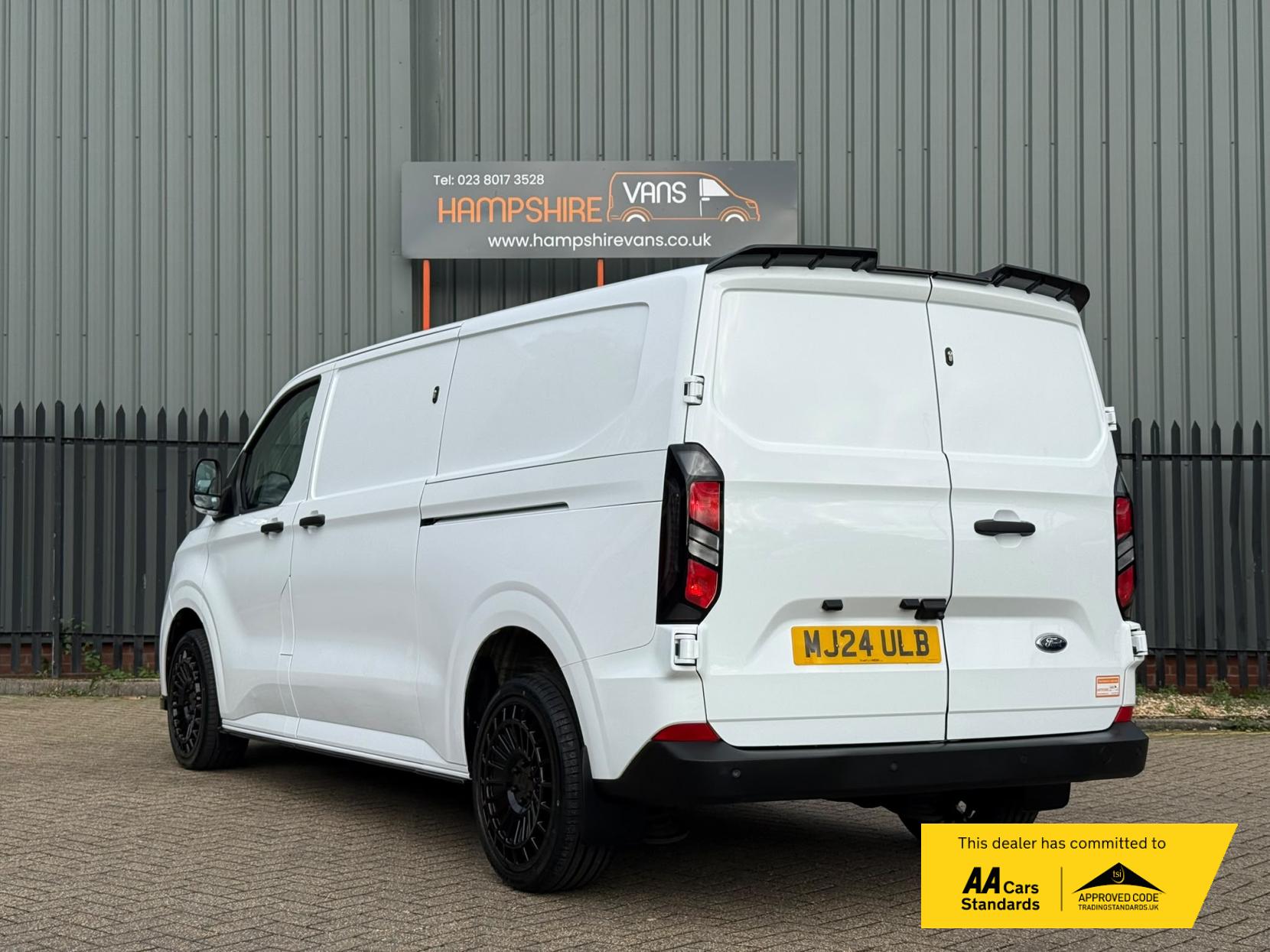 2024 Ford Transit Custom 2.0 300 EcoBlue Trend Panel Van 5dr Diesel Manual L2 H1 Euro 6 (s/s) (110 ps) - Thumbnail 3