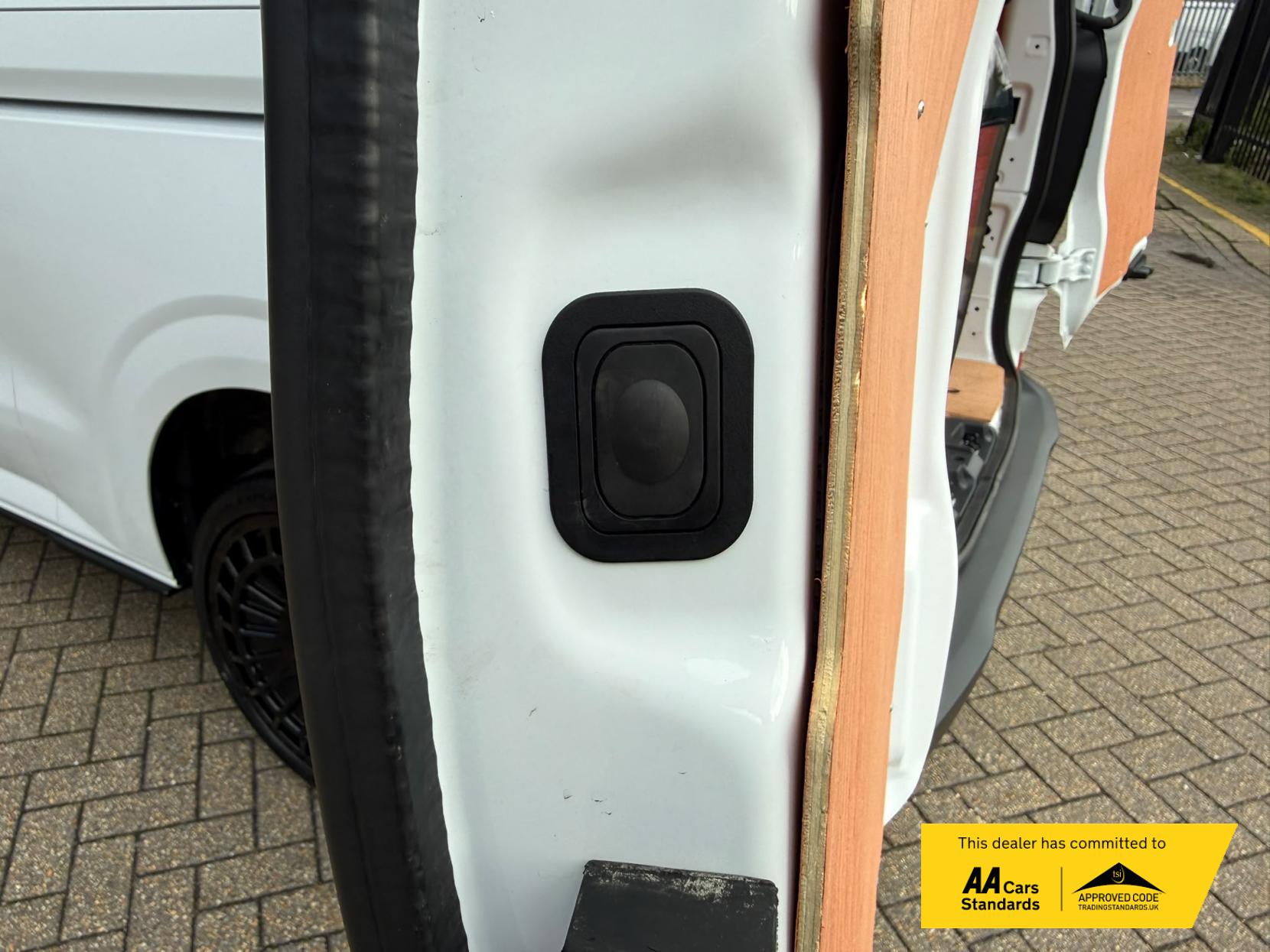 2024 Ford Transit Custom 2.0 300 EcoBlue Trend Panel Van 5dr Diesel Manual L2 H1 Euro 6 (s/s) (110 ps) - Thumbnail 45