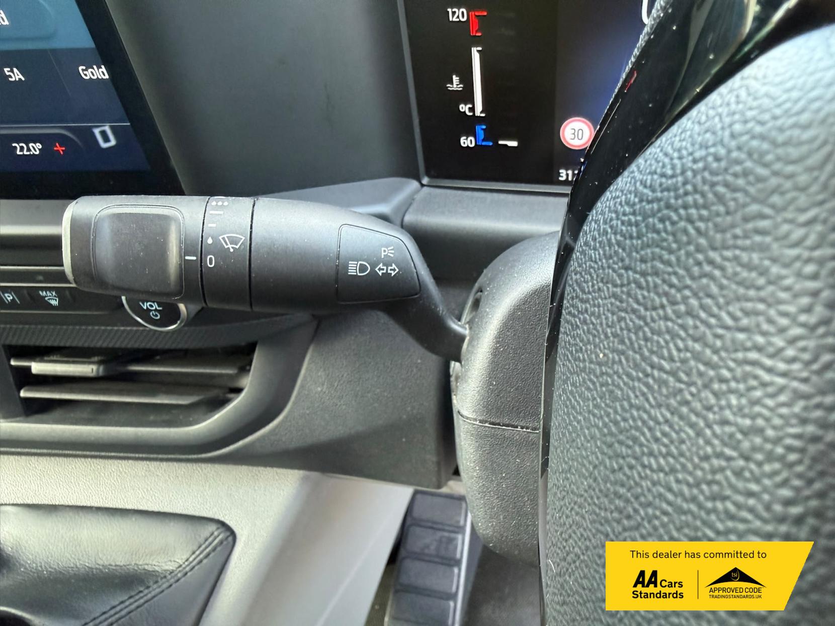 2024 Ford Transit Custom 2.0 300 EcoBlue Trend Panel Van 5dr Diesel Manual L2 H1 Euro 6 (s/s) (110 ps) - Thumbnail 31