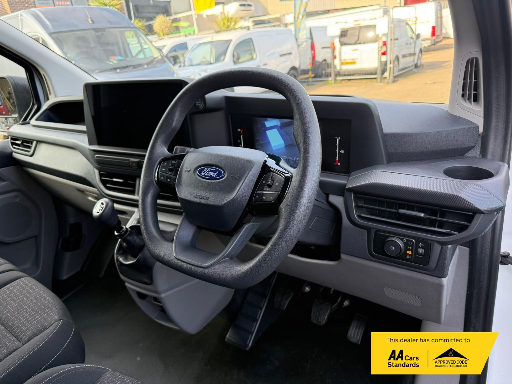 2024 Ford Transit Custom 2.0 300 EcoBlue Trend Panel Van 5dr Diesel Manual L2 H1 Euro 6 (s/s) (110 ps) - Thumbnail 23